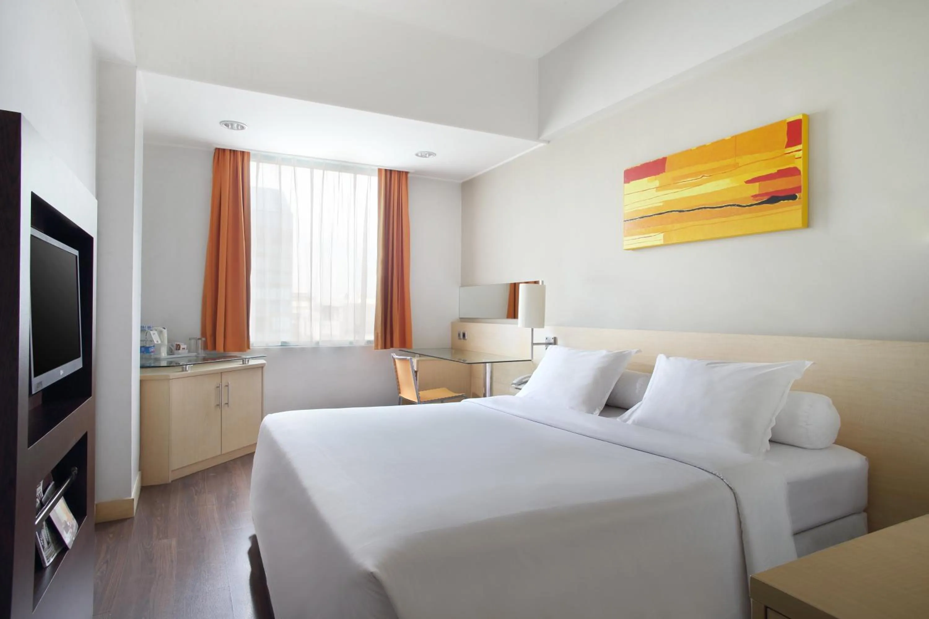 Photo of the whole room, Bed in Ibis Jakarta Arcadia