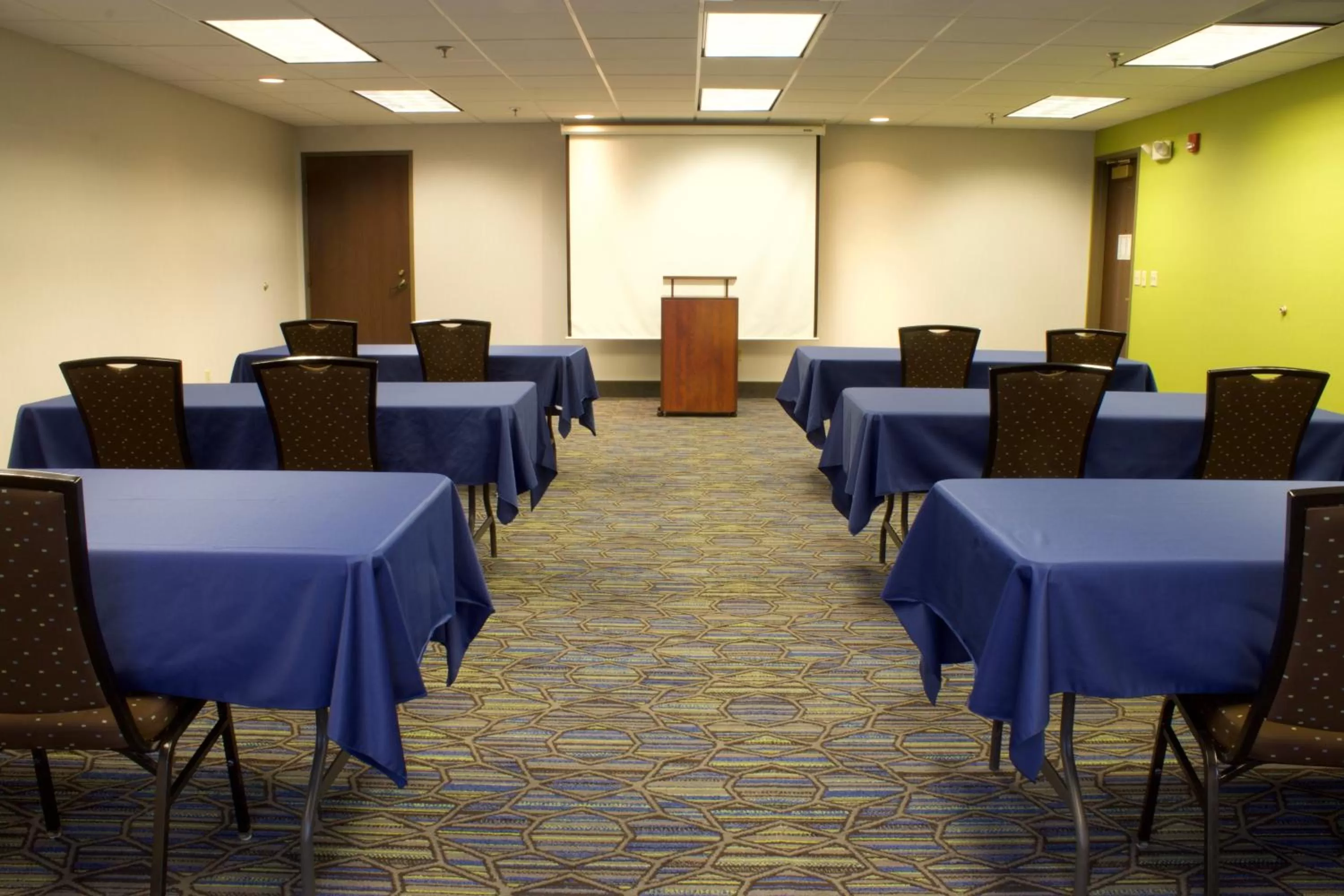 Meeting/conference room in Holiday Inn Express Hotel & Suites-St. Paul by IHG