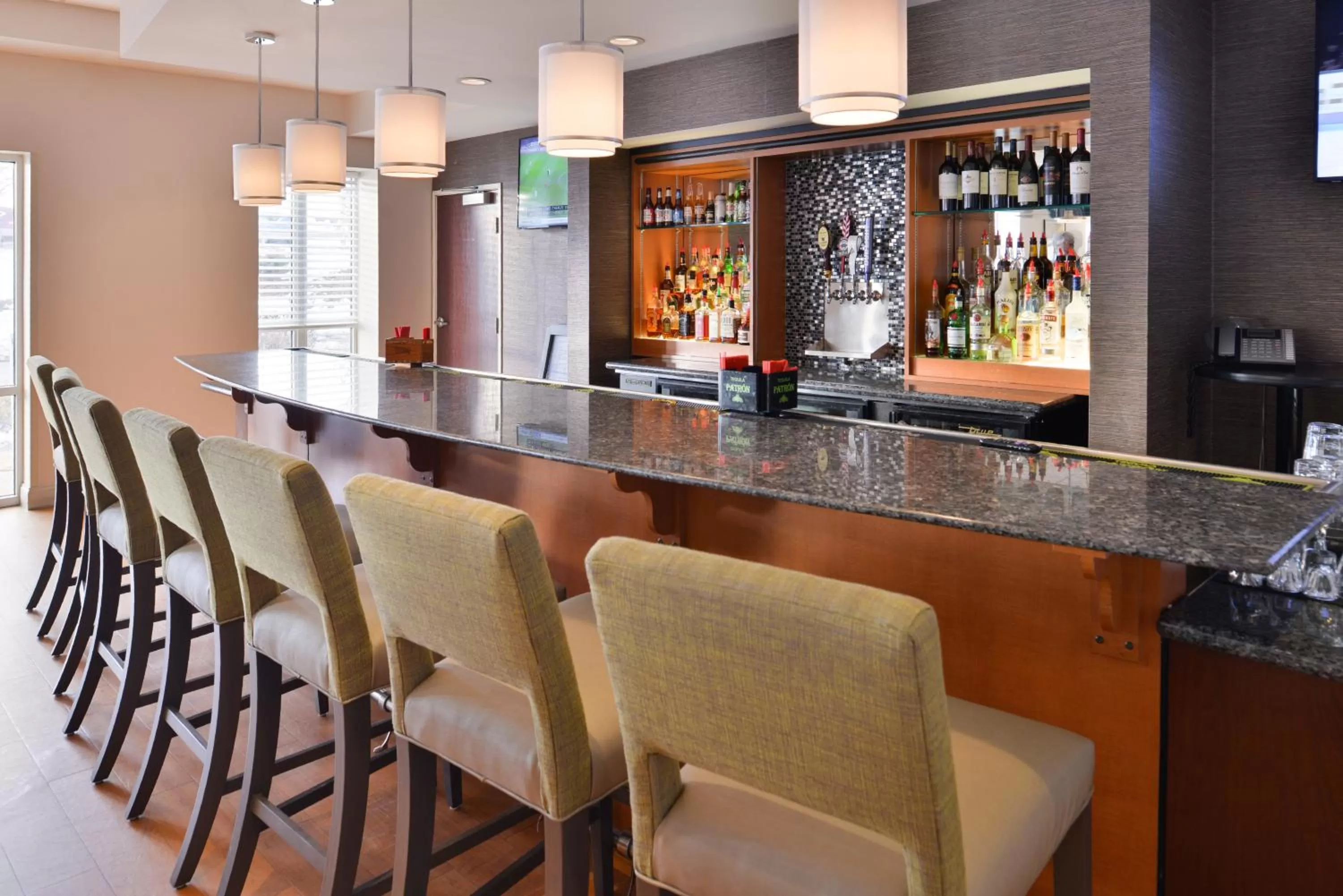 Lounge or bar in Holiday Inn Hotel & Suites Rochester - Marketplace by IHG
