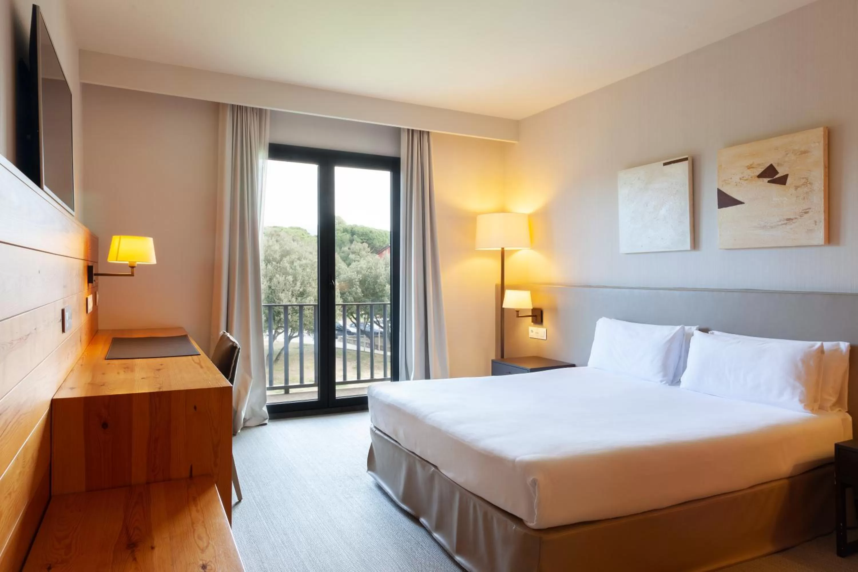 Coffee/tea facilities, Bed in Montanyà