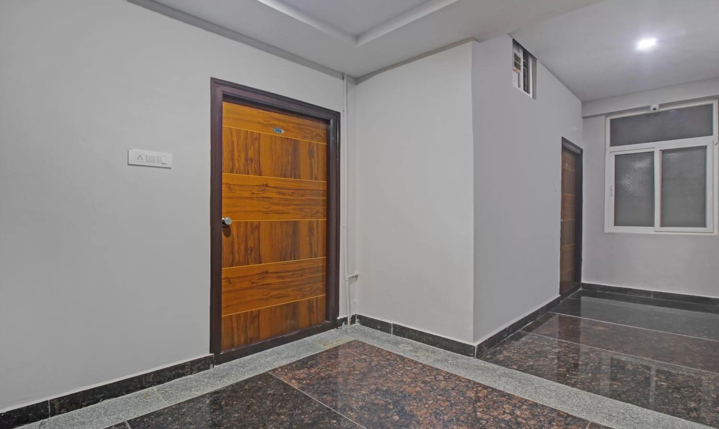 Lobby or reception in Itsy Hotels Sunrise Grand, Hitech City