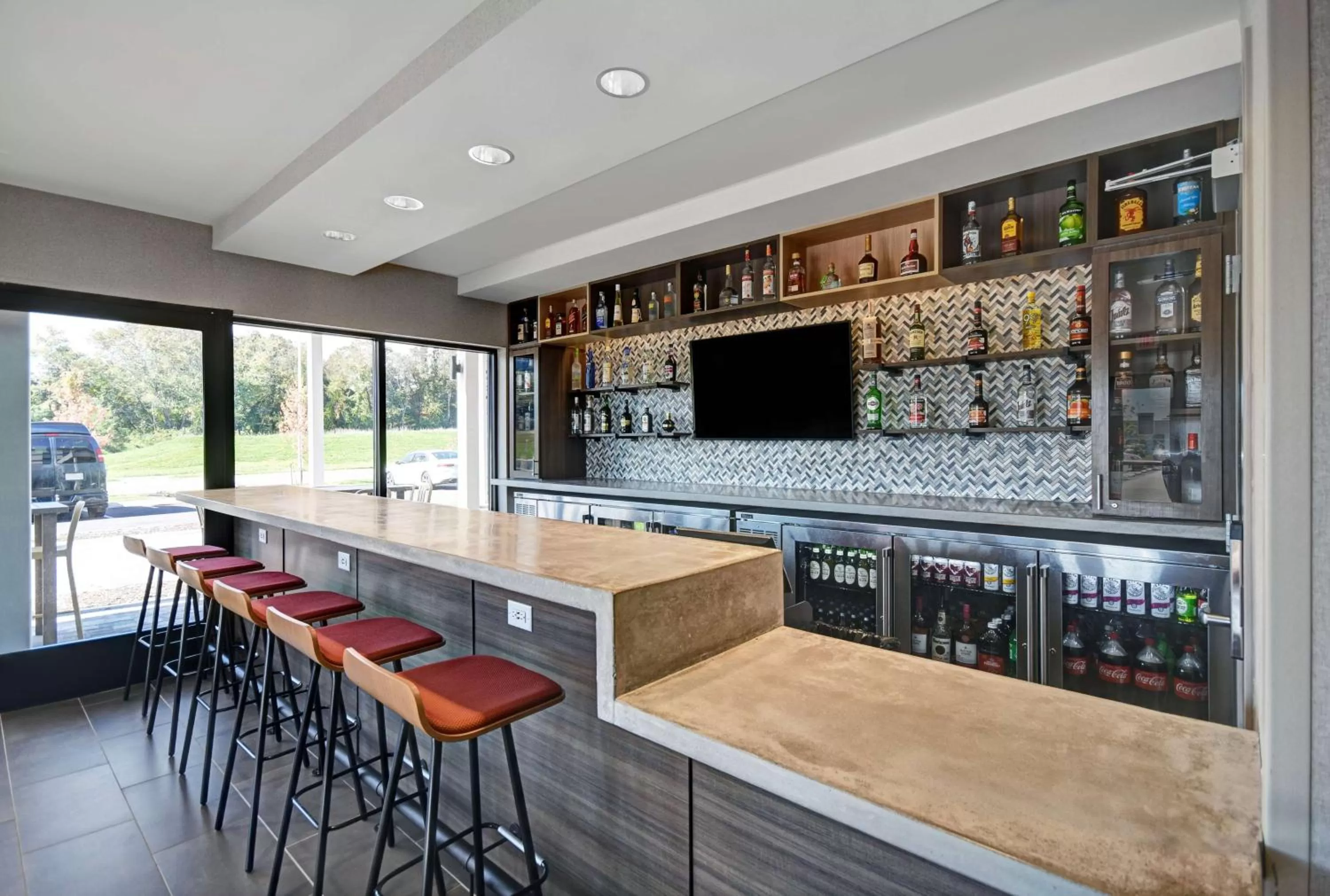 Lounge or bar in Home2 Suites by Hilton Blacksburg University