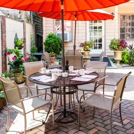 Restaurant/Places to Eat in Old Brick Inn