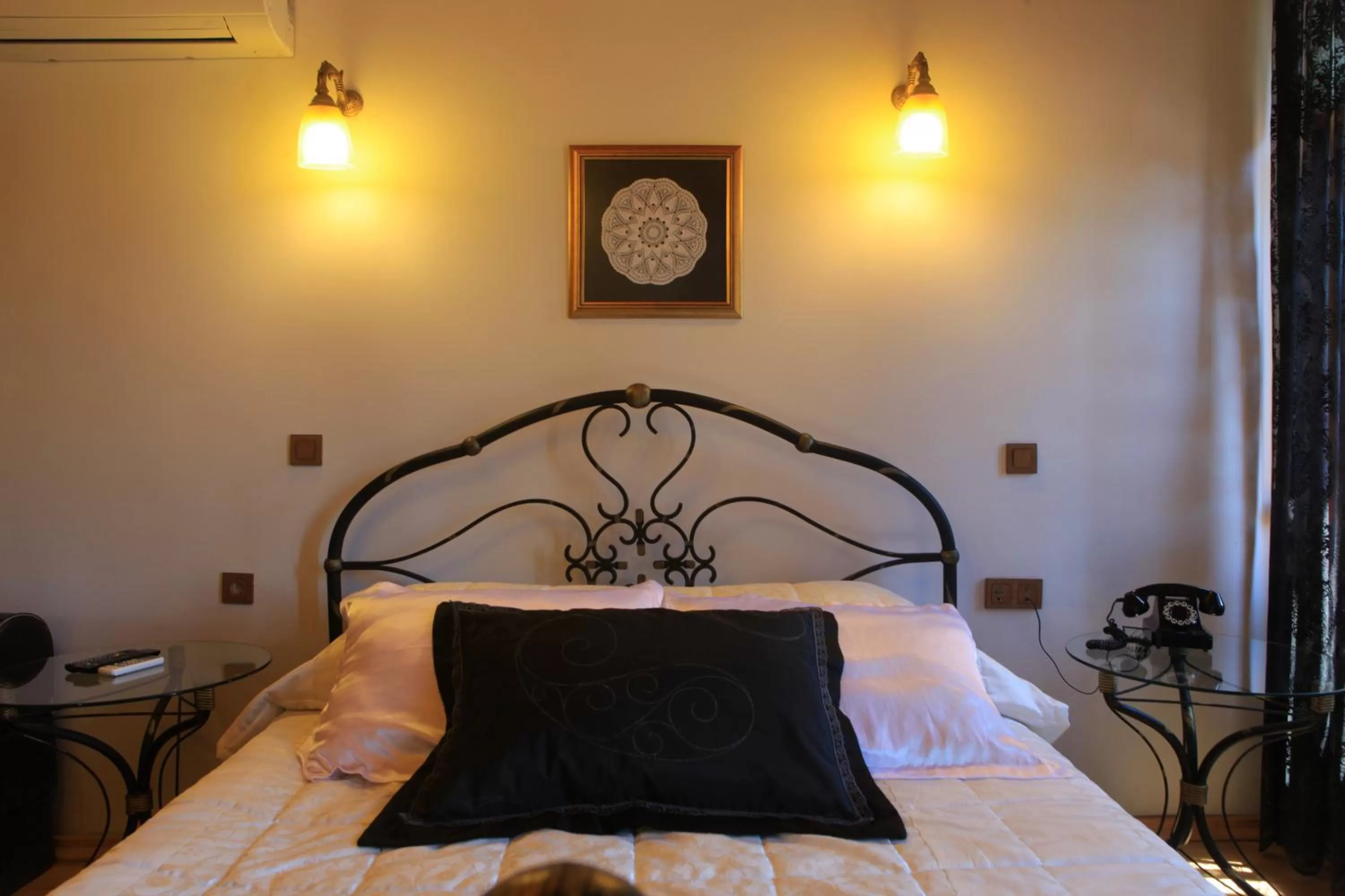 Bedroom, Bed in Tom Square Boutique Hotel