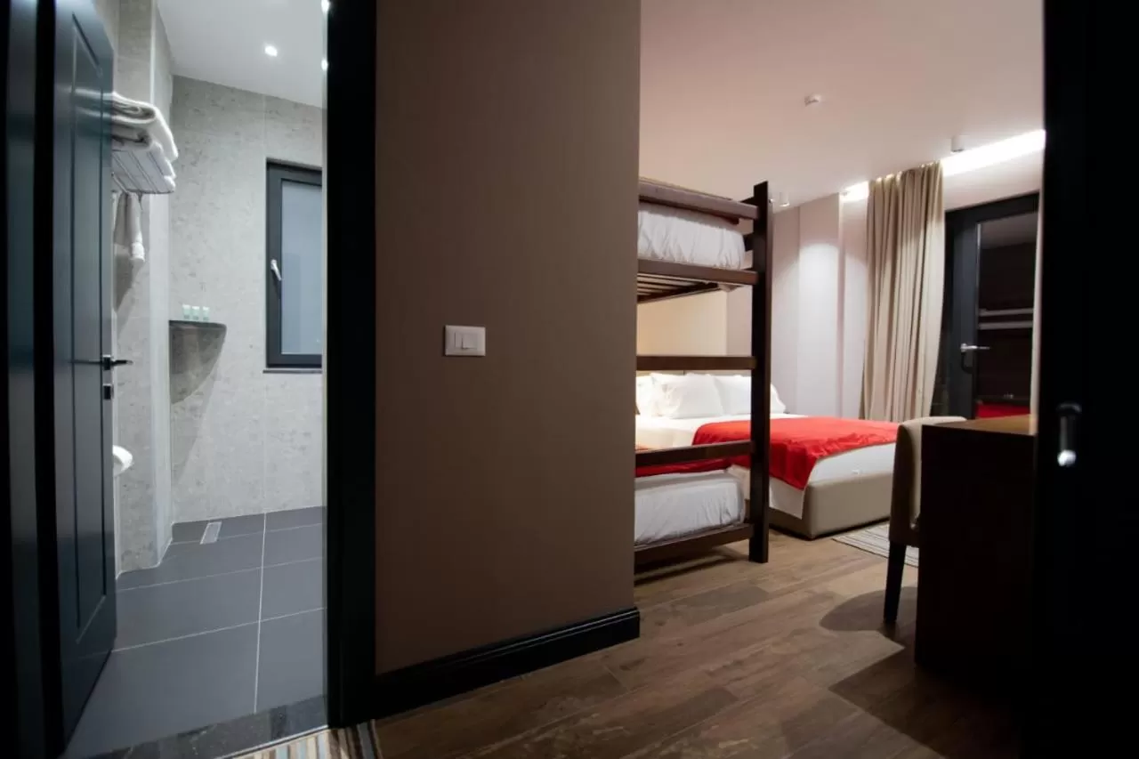 bunk bed, Bed in Mergan Hotel