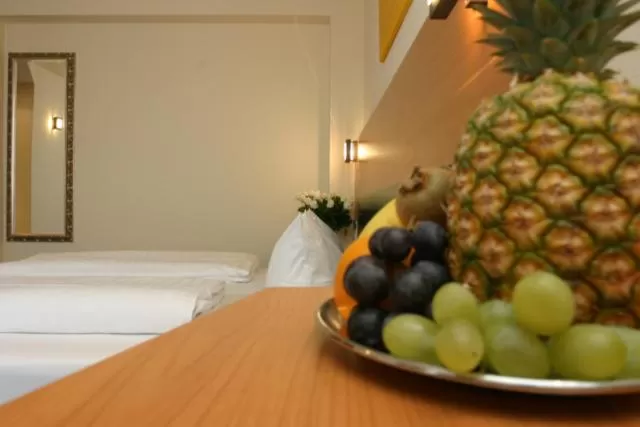 Decorative detail, Bed in Memphis Hotel