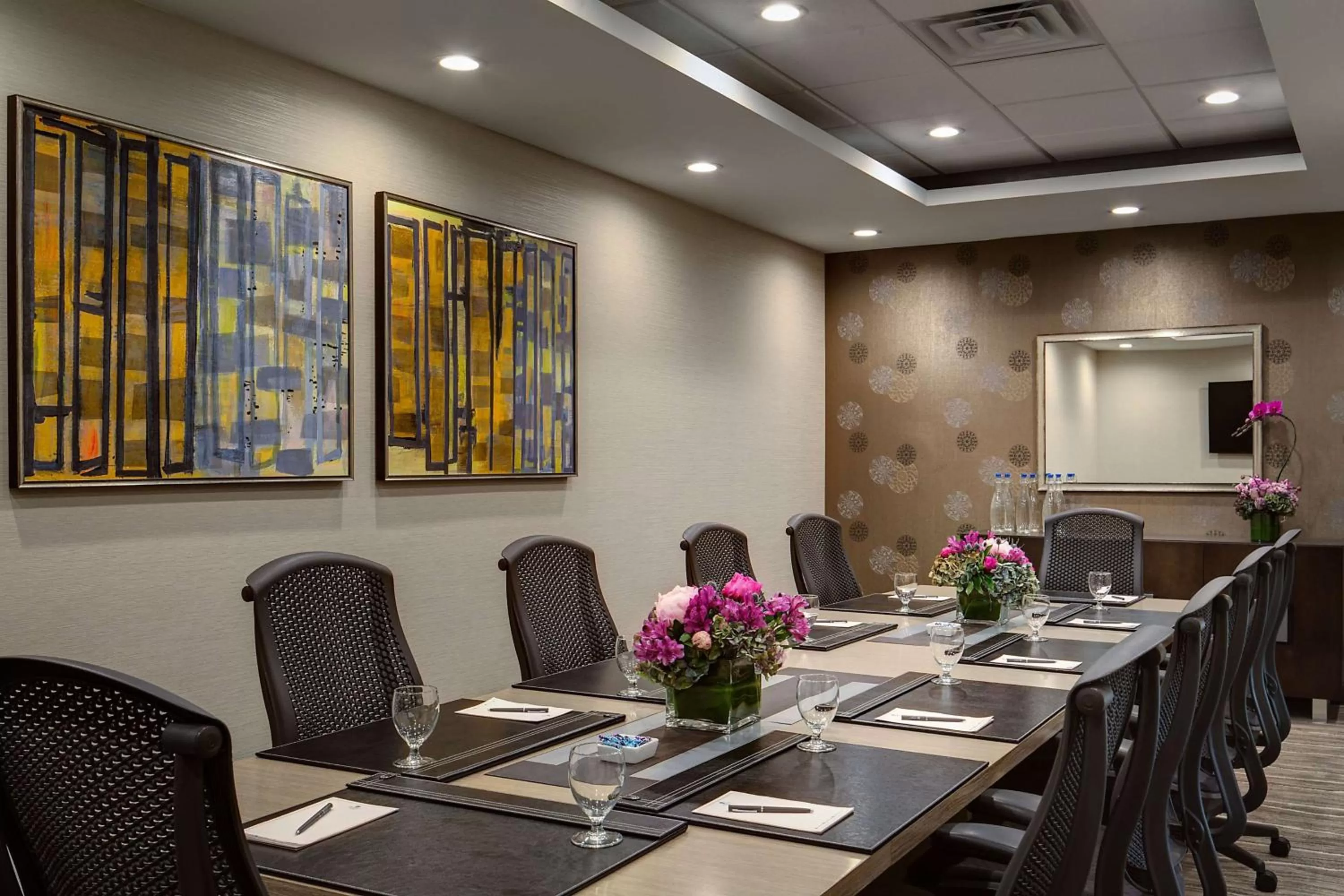 Meeting/conference room in Embassy Suites by Hilton Dallas-Love Field