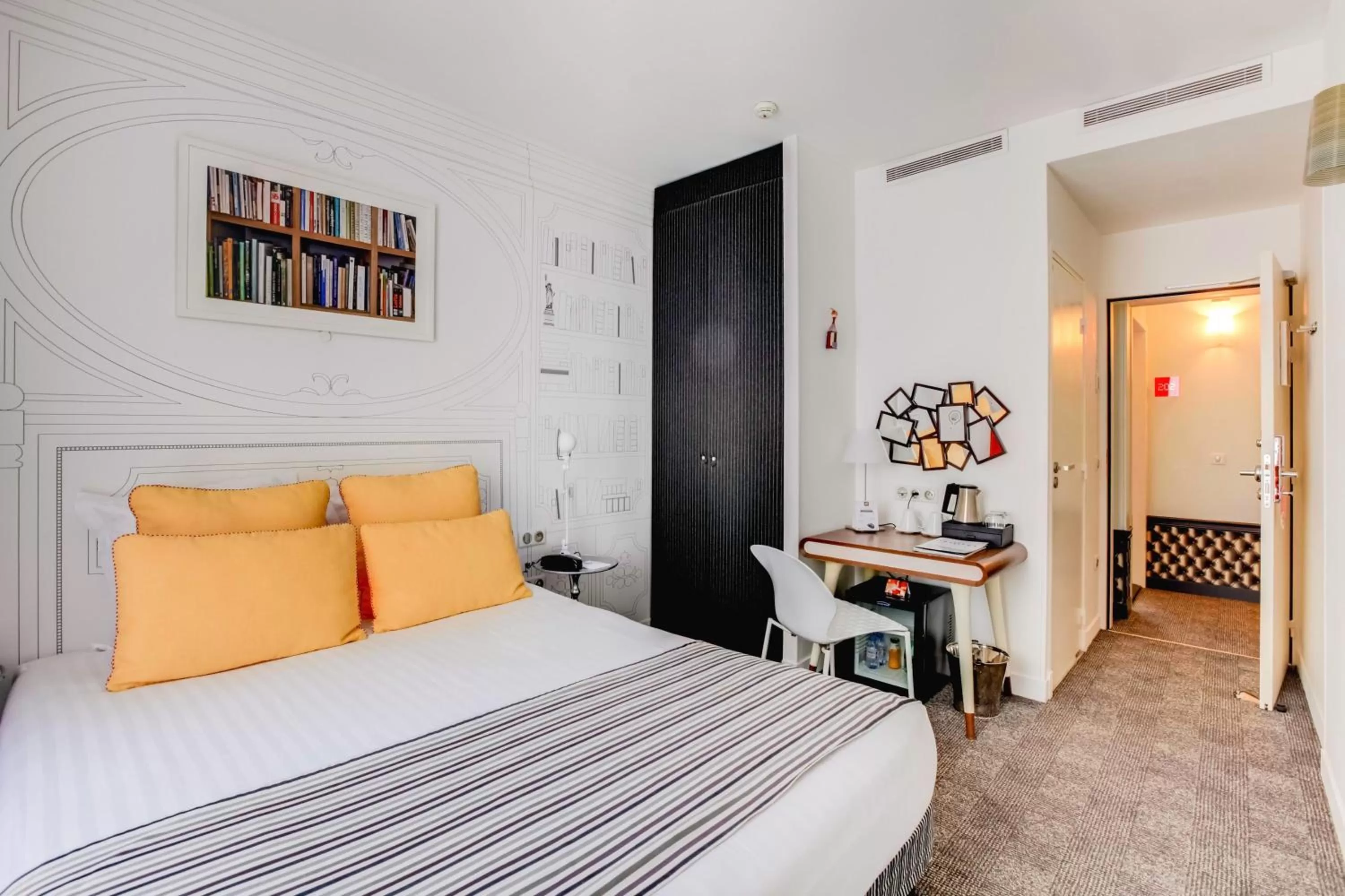 Photo of the whole room, Bed in Hotel Joyce - Astotel