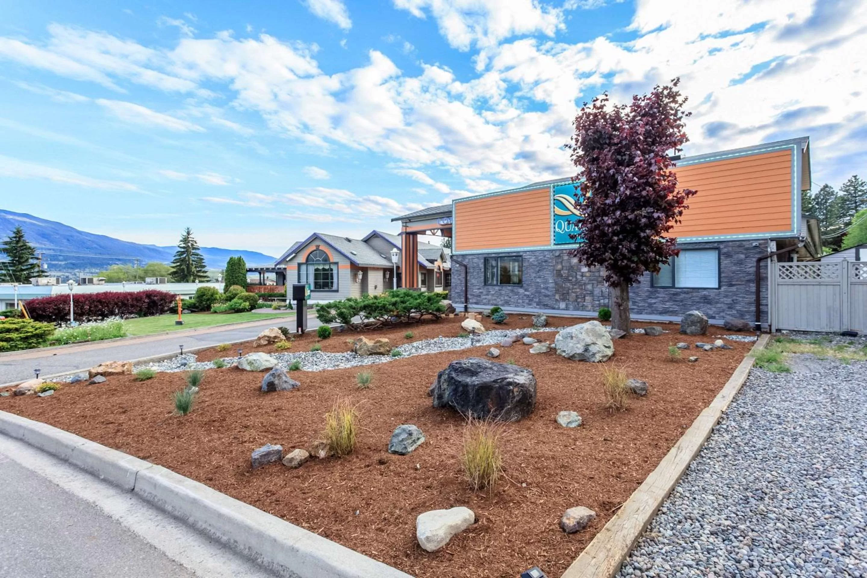 Property building in Quality Inn Merritt