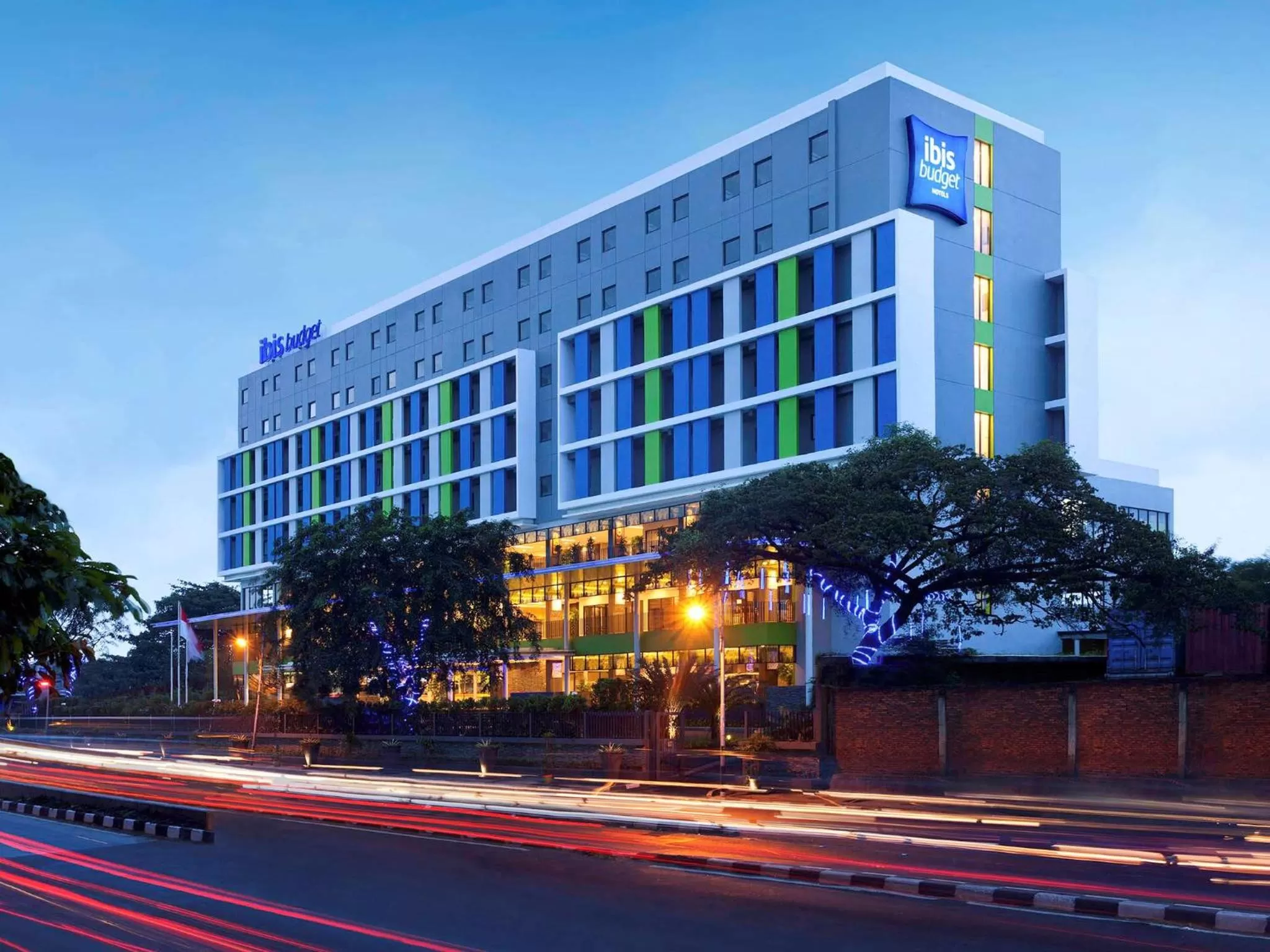 Property Building in Ibis Budget Jakarta Daan Mogot