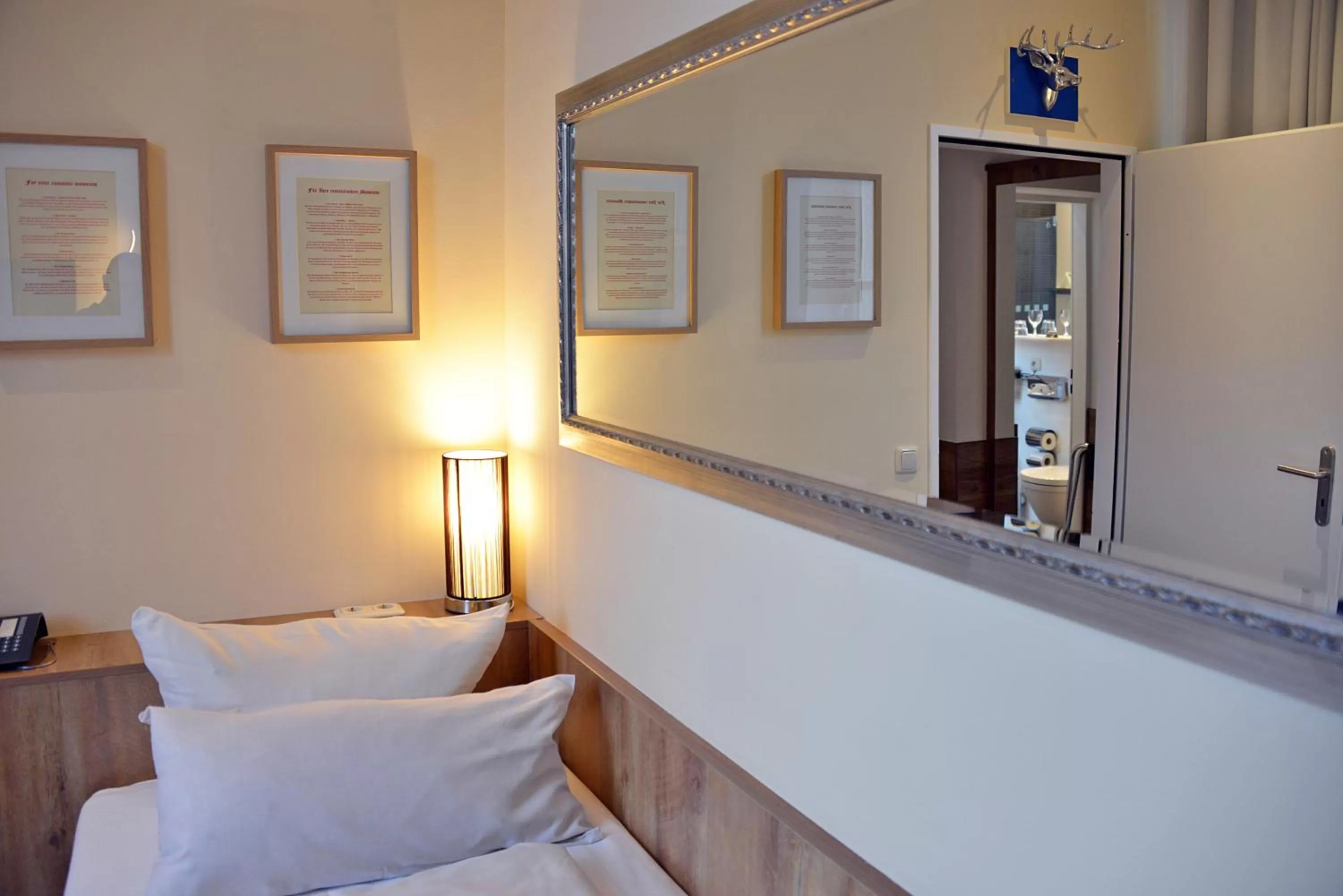 Photo of the whole room, Bed in Arthotel Munich