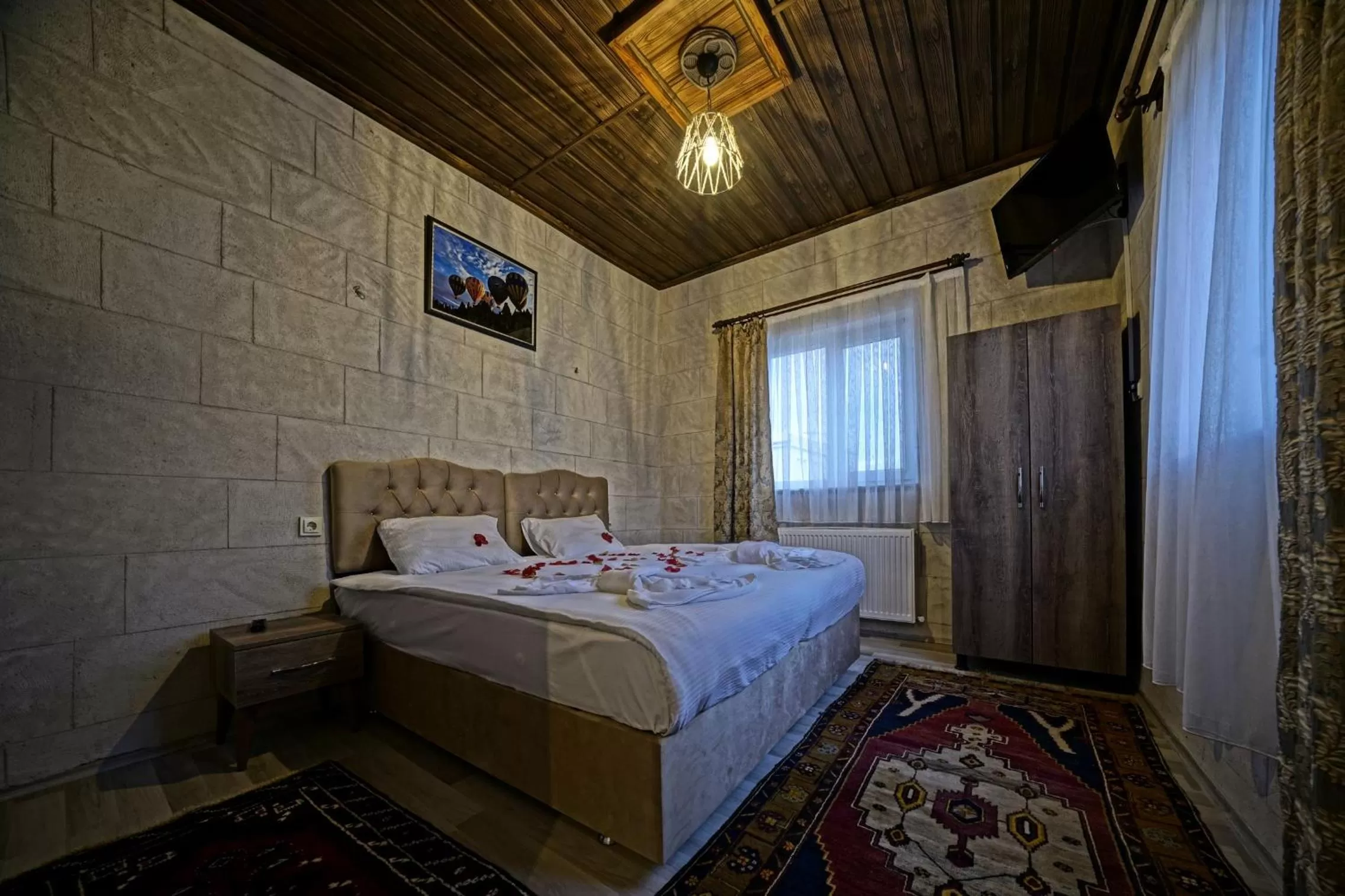 Photo of the whole room, Bed in Epoch Stone House
