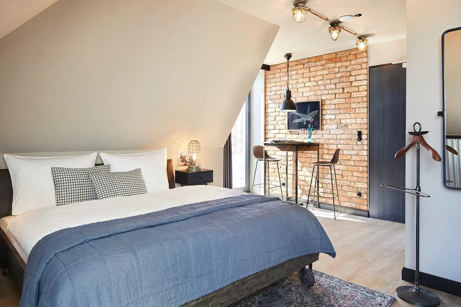 Photo of the whole room, Bed in Fliegerdeich Hotel & Restaurant