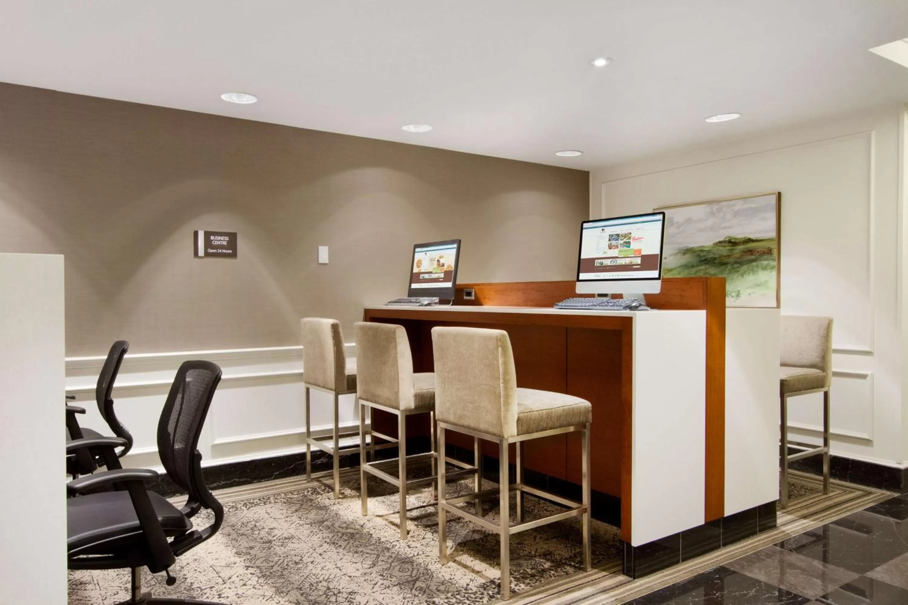 Business facilities in DoubleTree by Hilton Toronto Downtown
