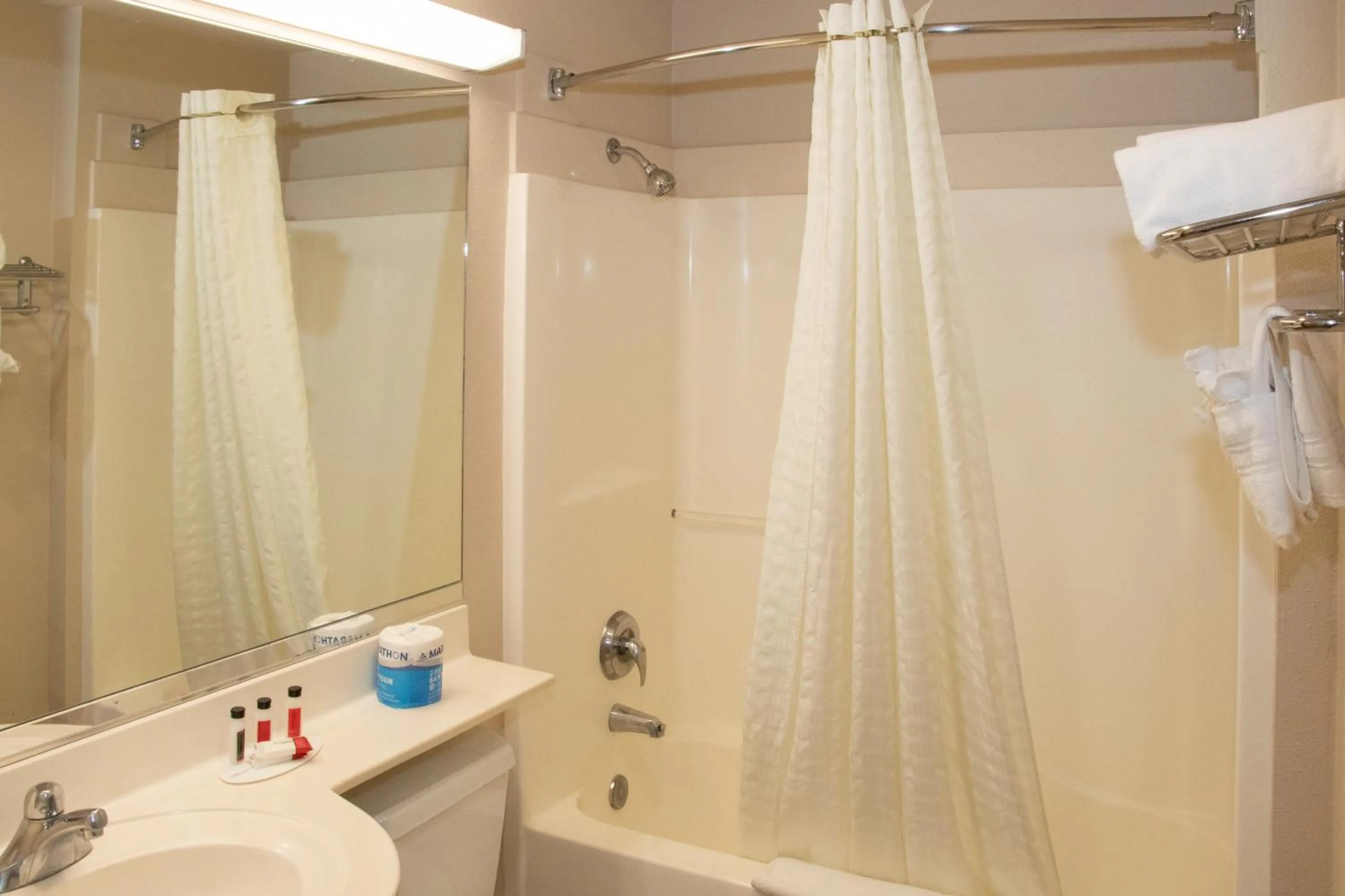 Microtel Inn & Suites Lodi