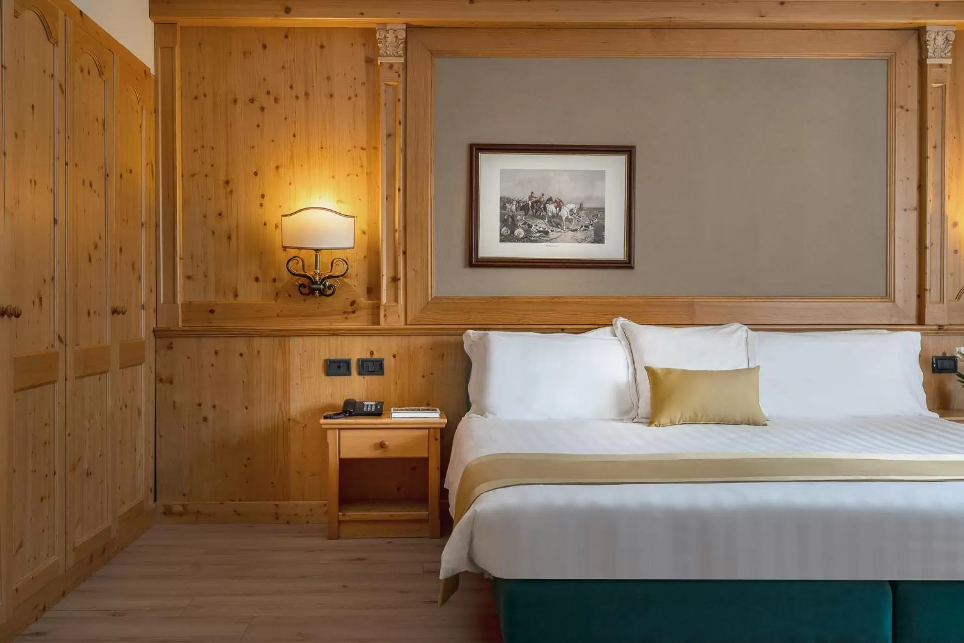 Bedroom, Bed in Hotel Cristallo