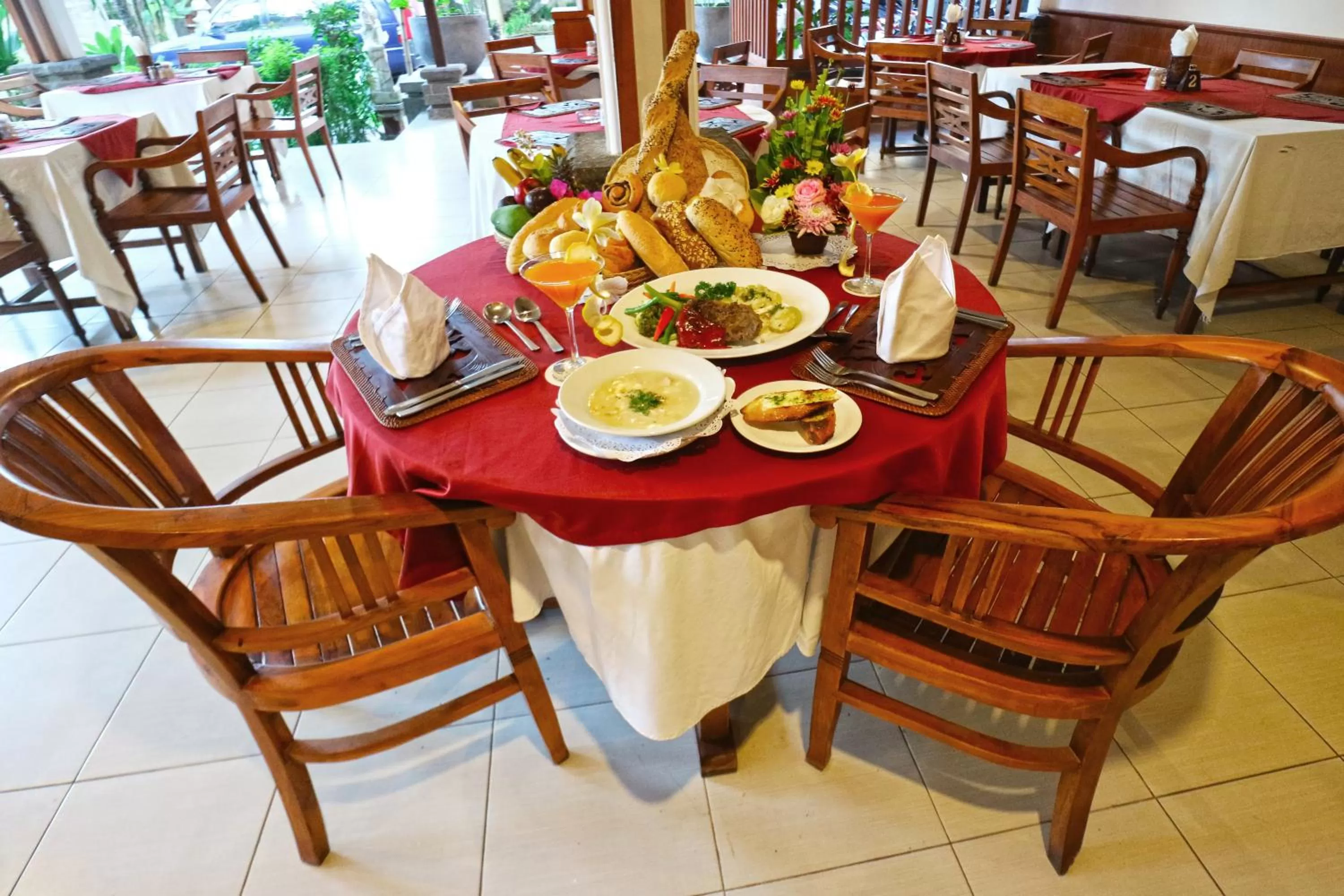 Food and drinks in Hotel Sinar Bali Legian