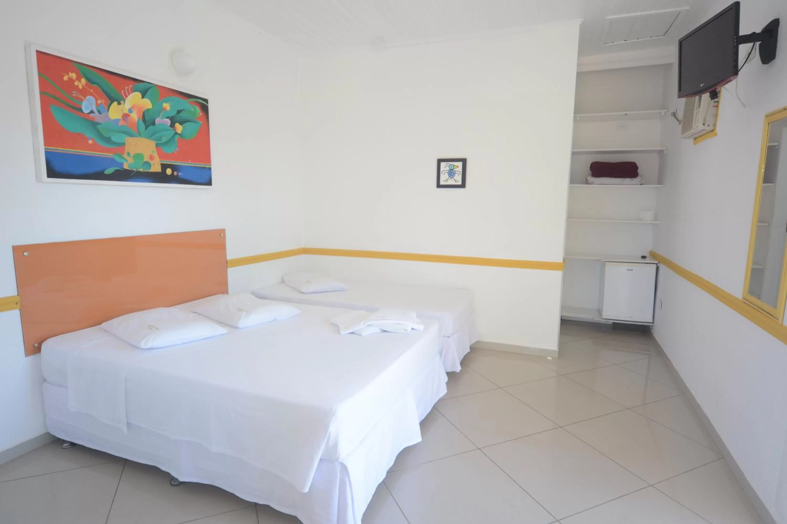 Photo of the whole room, Bed in Pousada Praia do Jabaquara