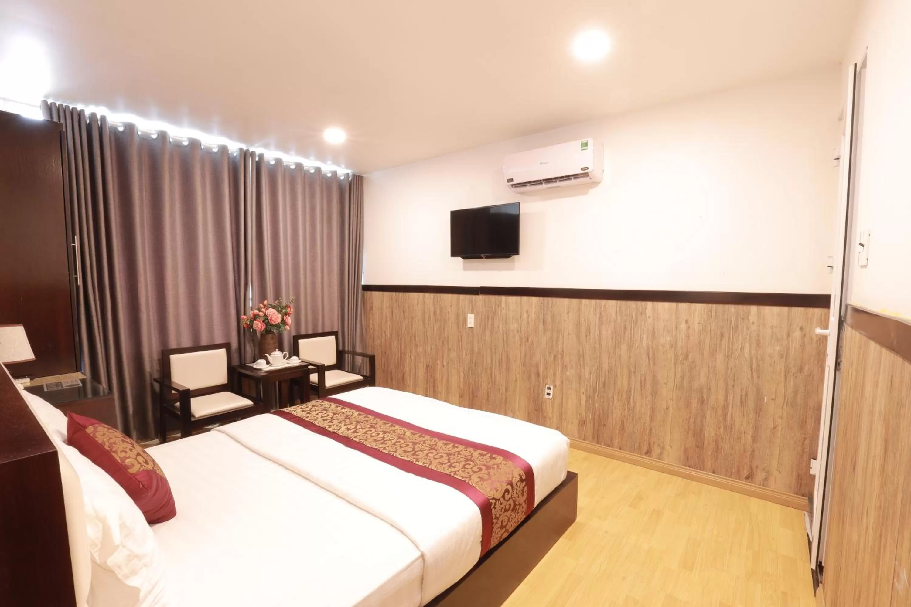 Bed in Hotel Minh Hang