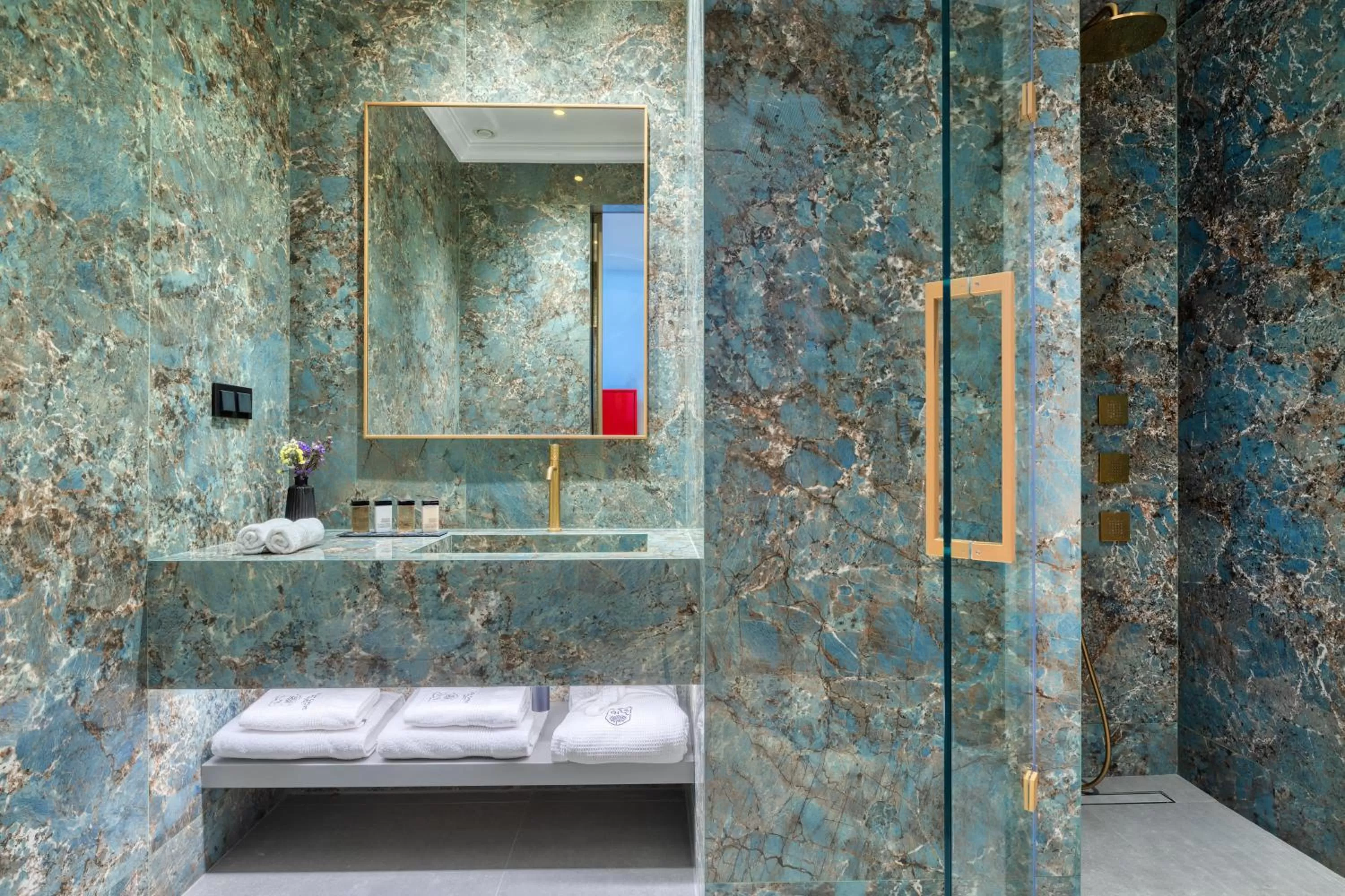 Toilet in Grand Hotel Kalamata