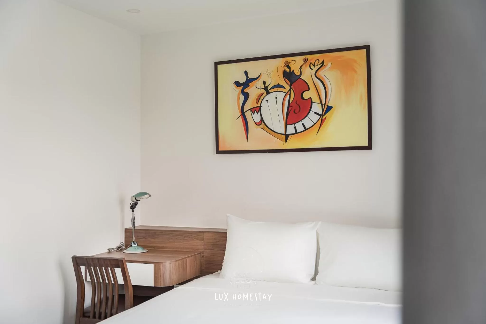 Bedroom, Bed in Lux Westlake Studio