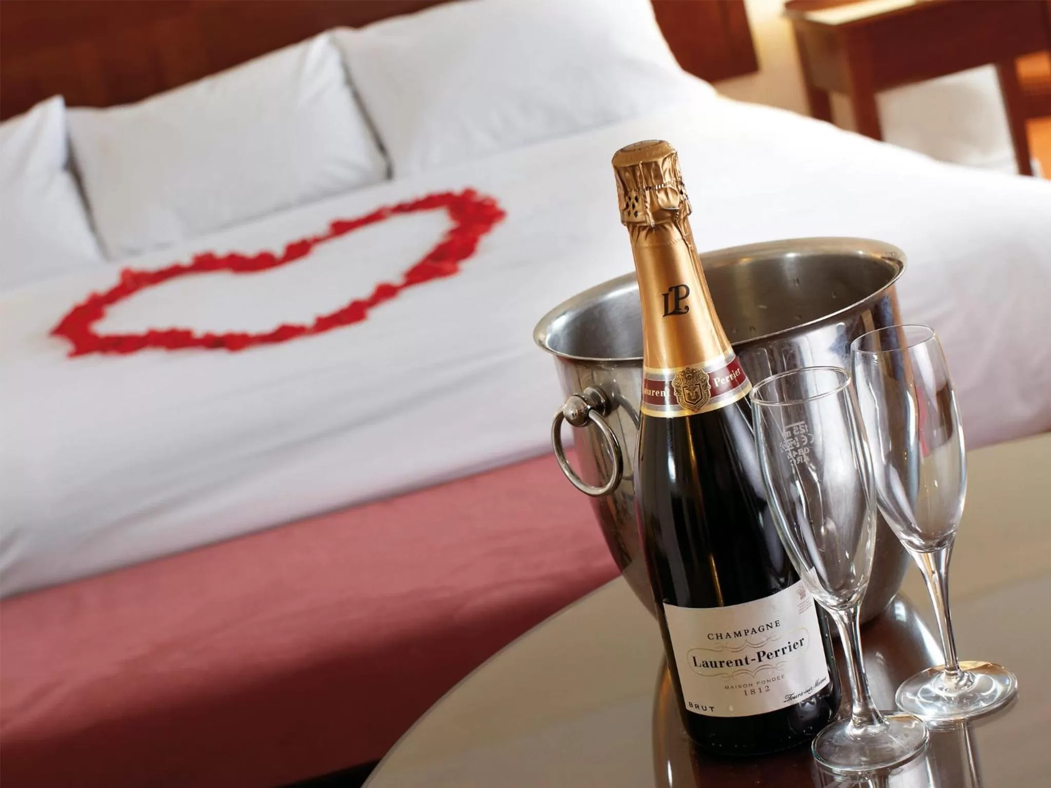 Bed in Macdonald Burlington Hotel