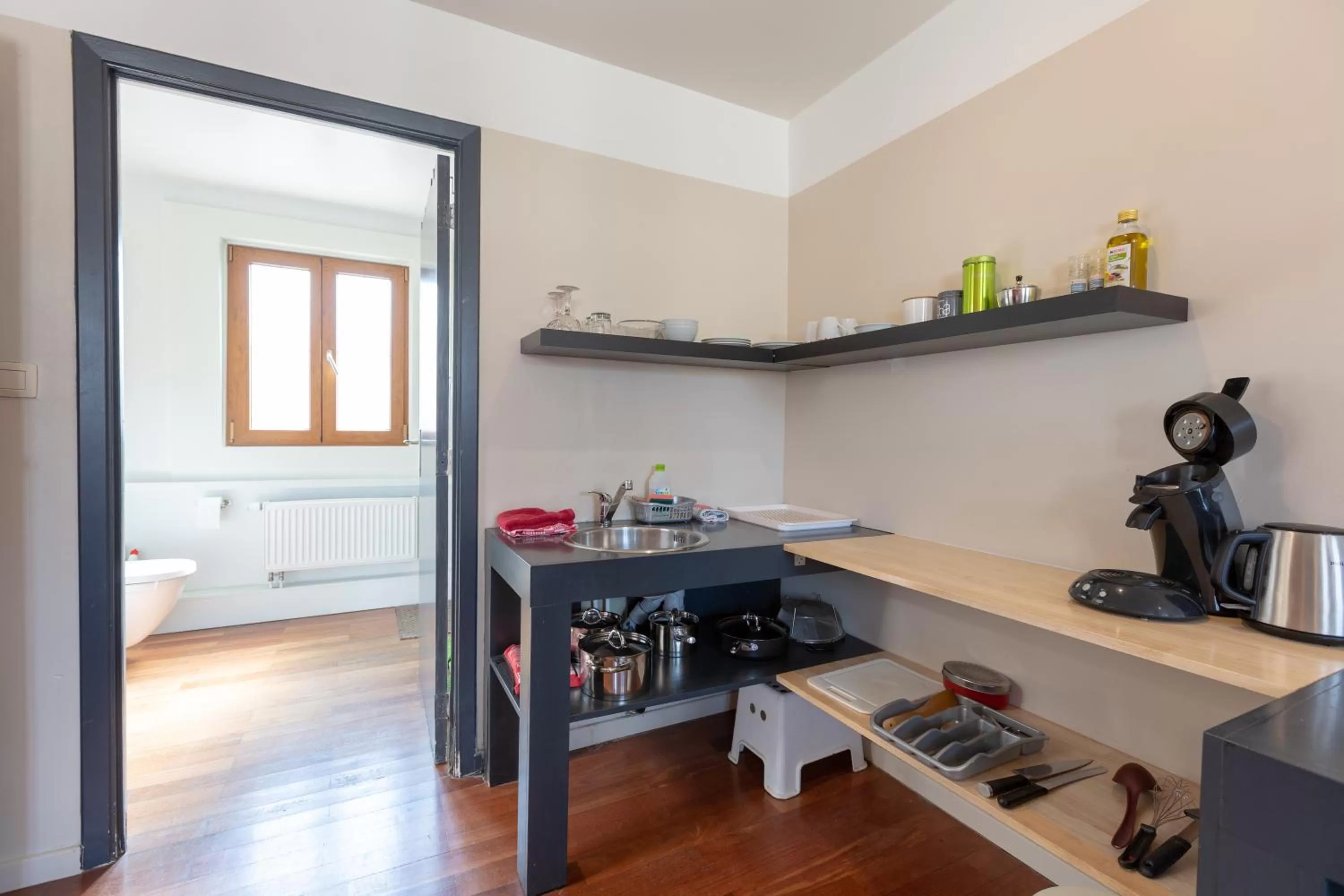 Photo of the whole room in Because the Night city lodge