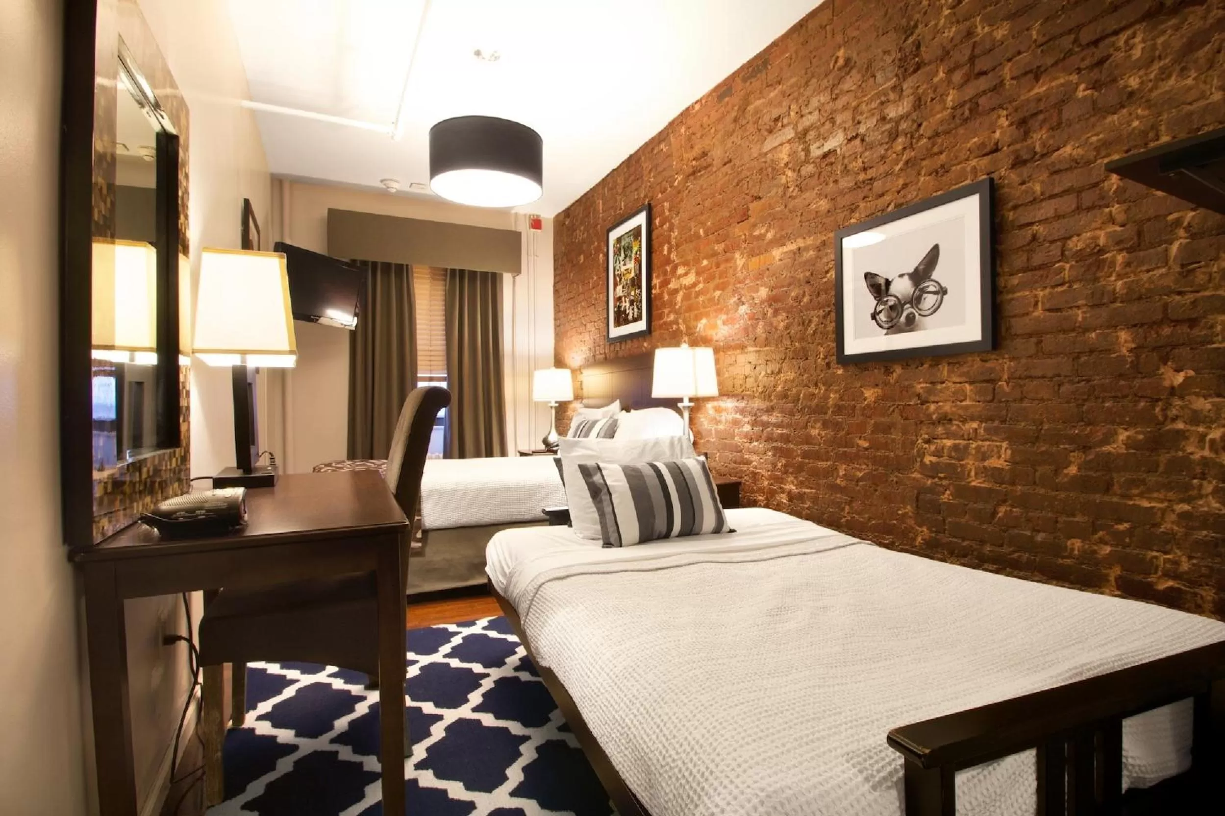 Bedroom, Bed in Hotel 309