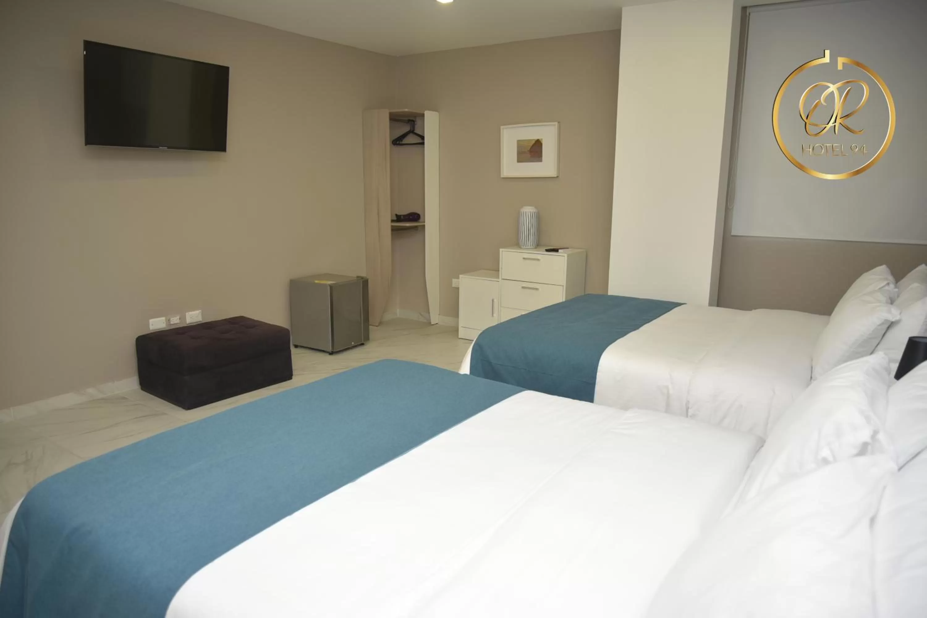 Photo of the whole room, Bed in OR HOTEL 94