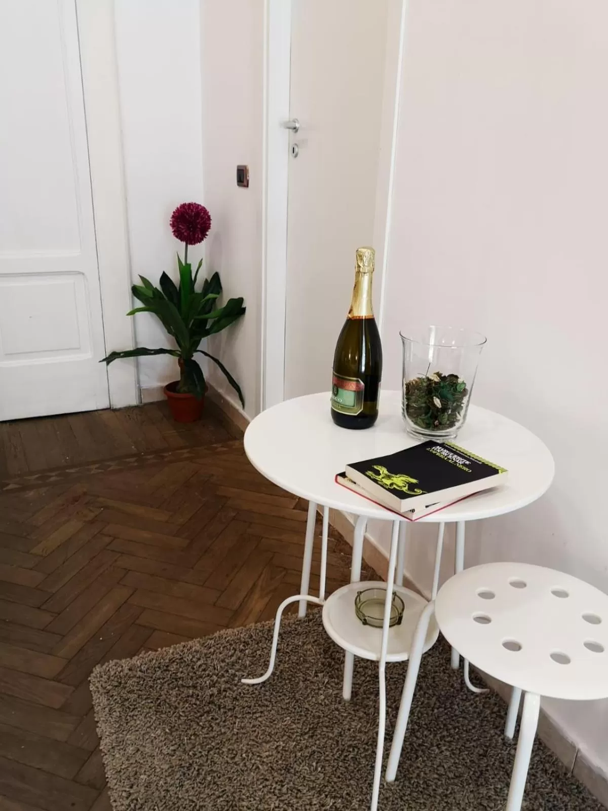 Alcoholic drinks, Drinks in Domus Luigi Leone II