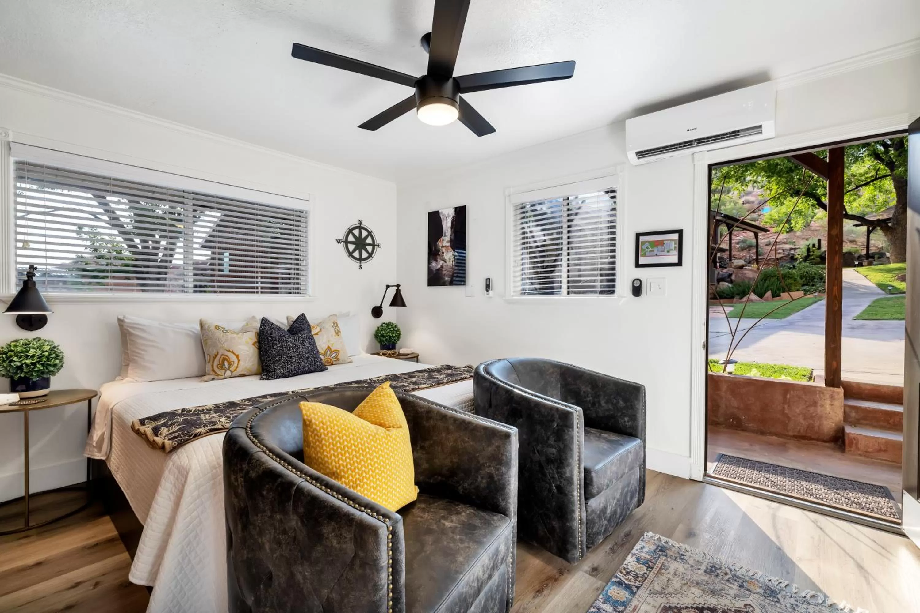 Seating area in Red Rock Inn Cottages