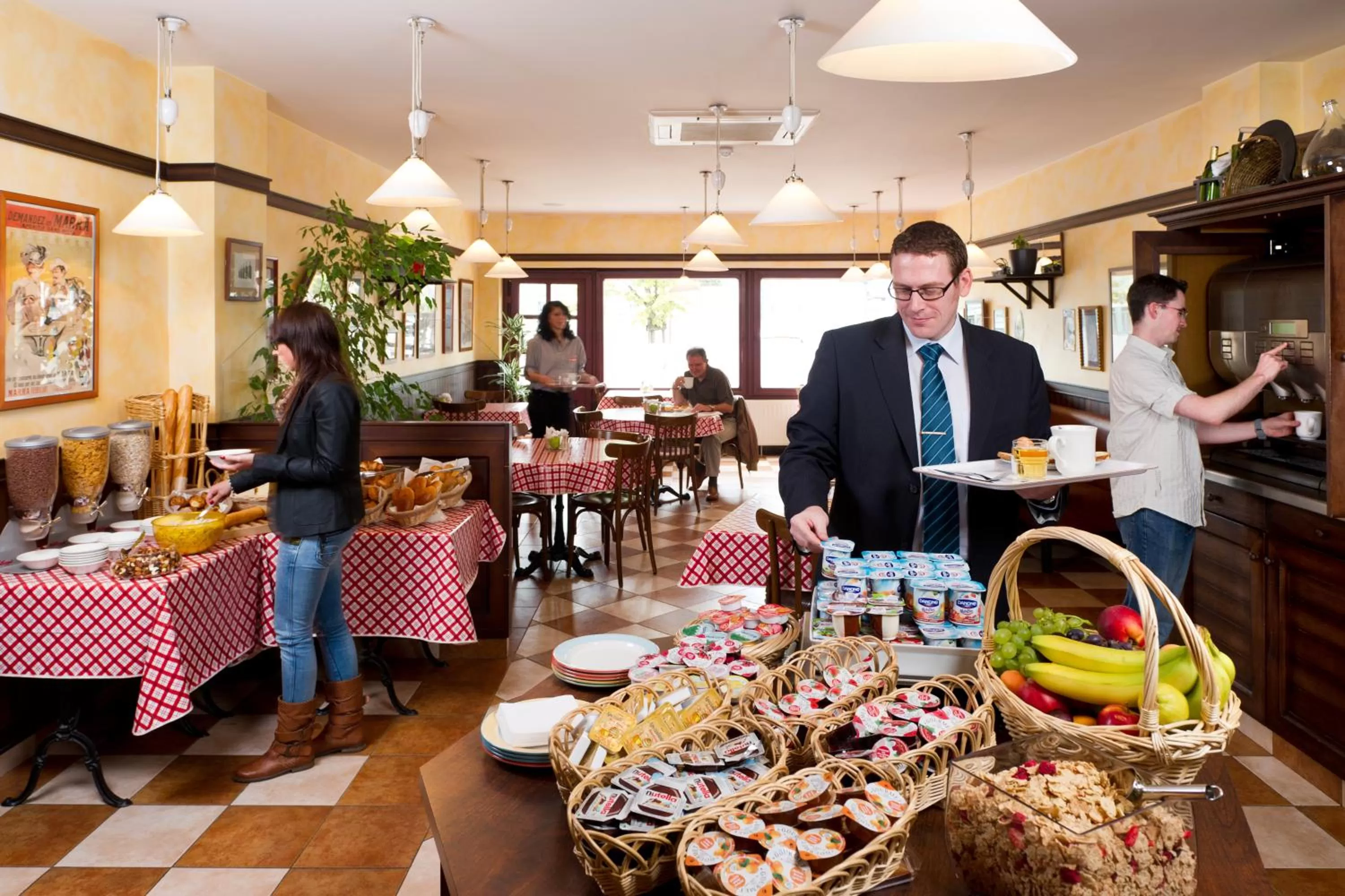 Restaurant/places to eat in ibis Charleroi Centre Gare