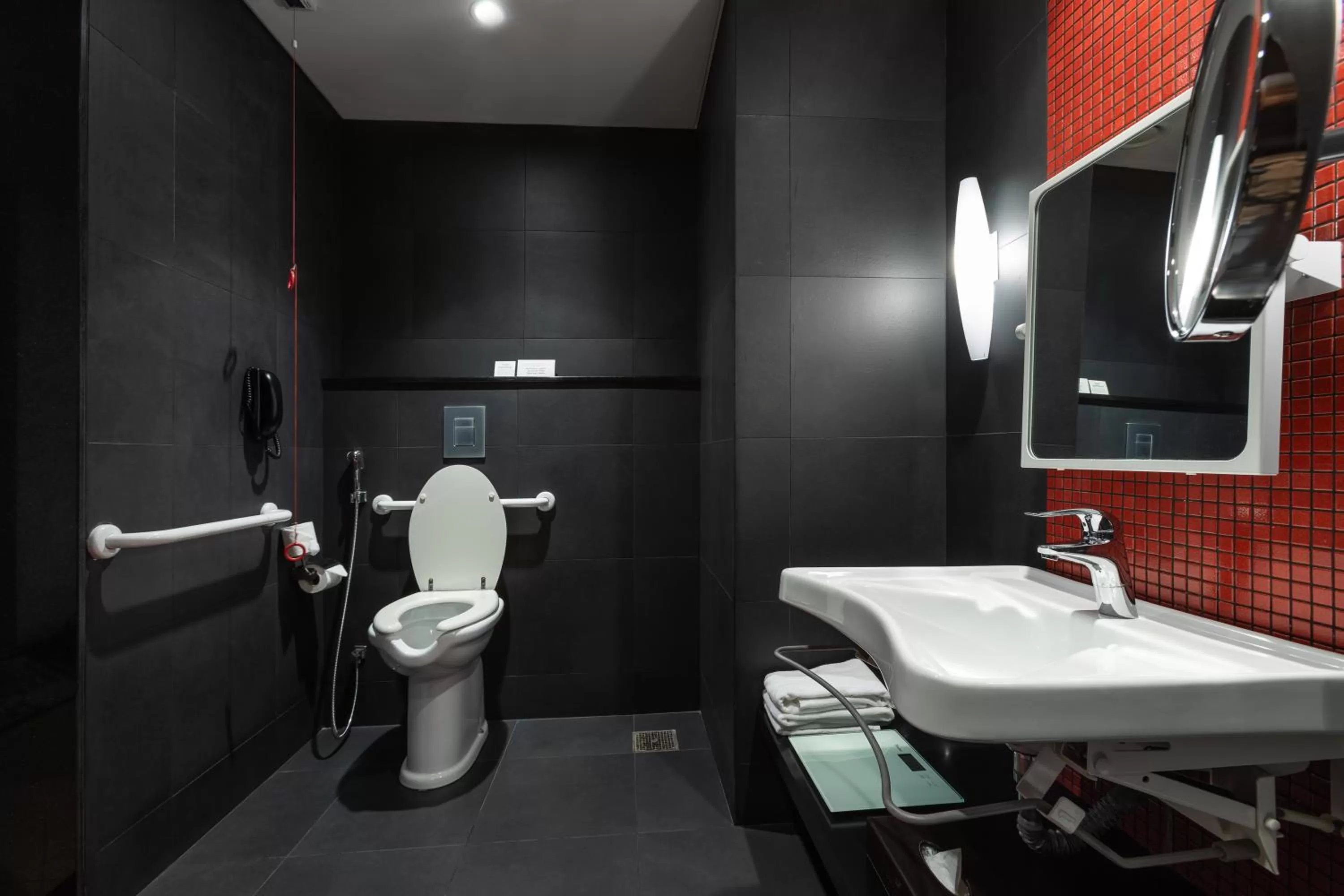 Bathroom in Crowne Plaza Riyadh - RDC Hotel & Convention by IHG