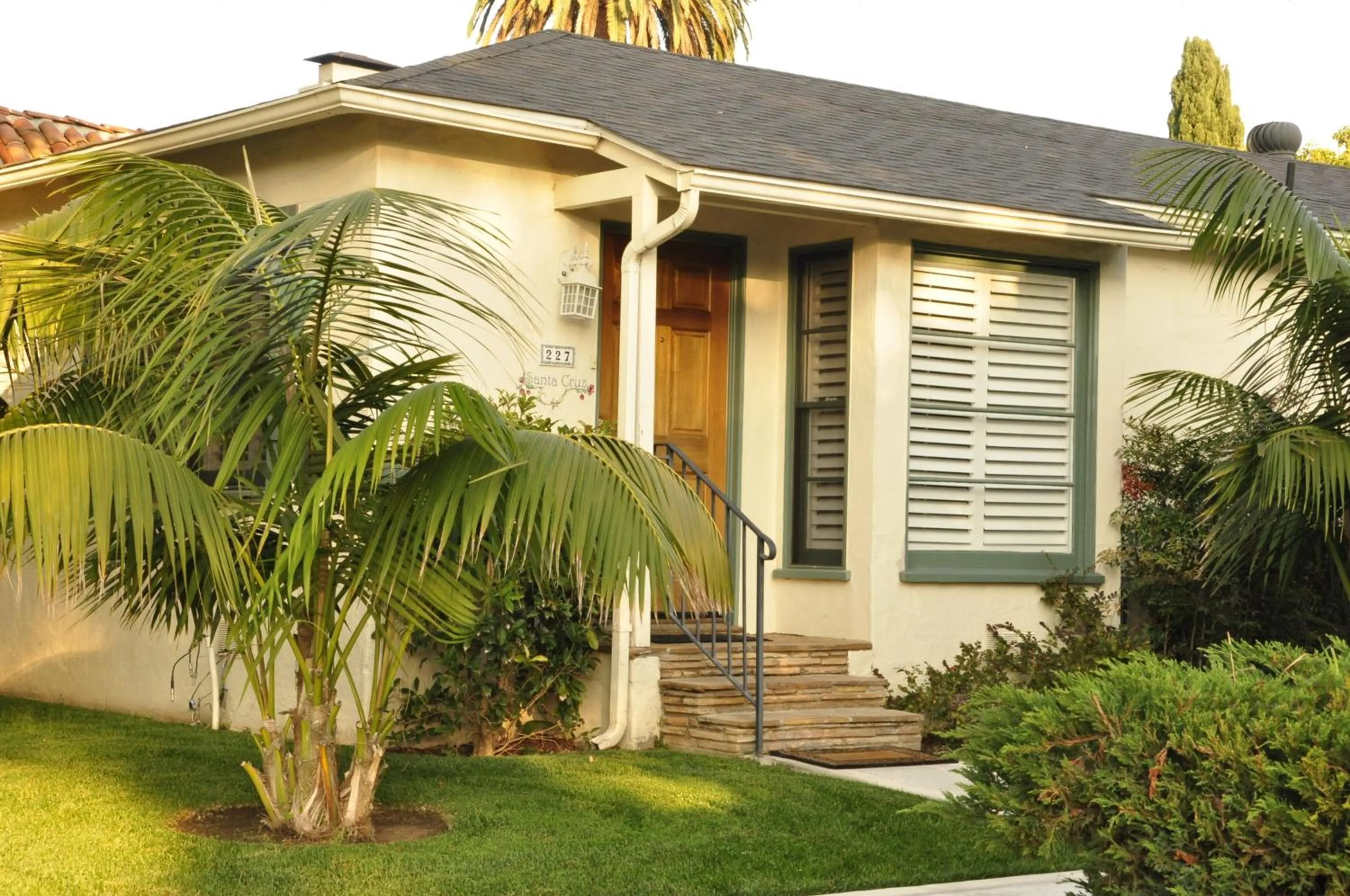 Facade/entrance in The Eagle Inn