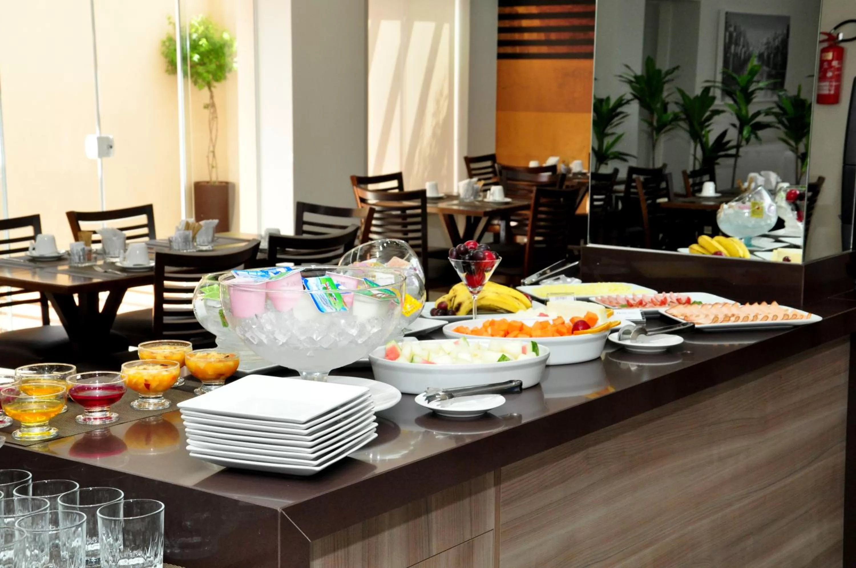 Restaurant/places to eat in Hotel Mohave