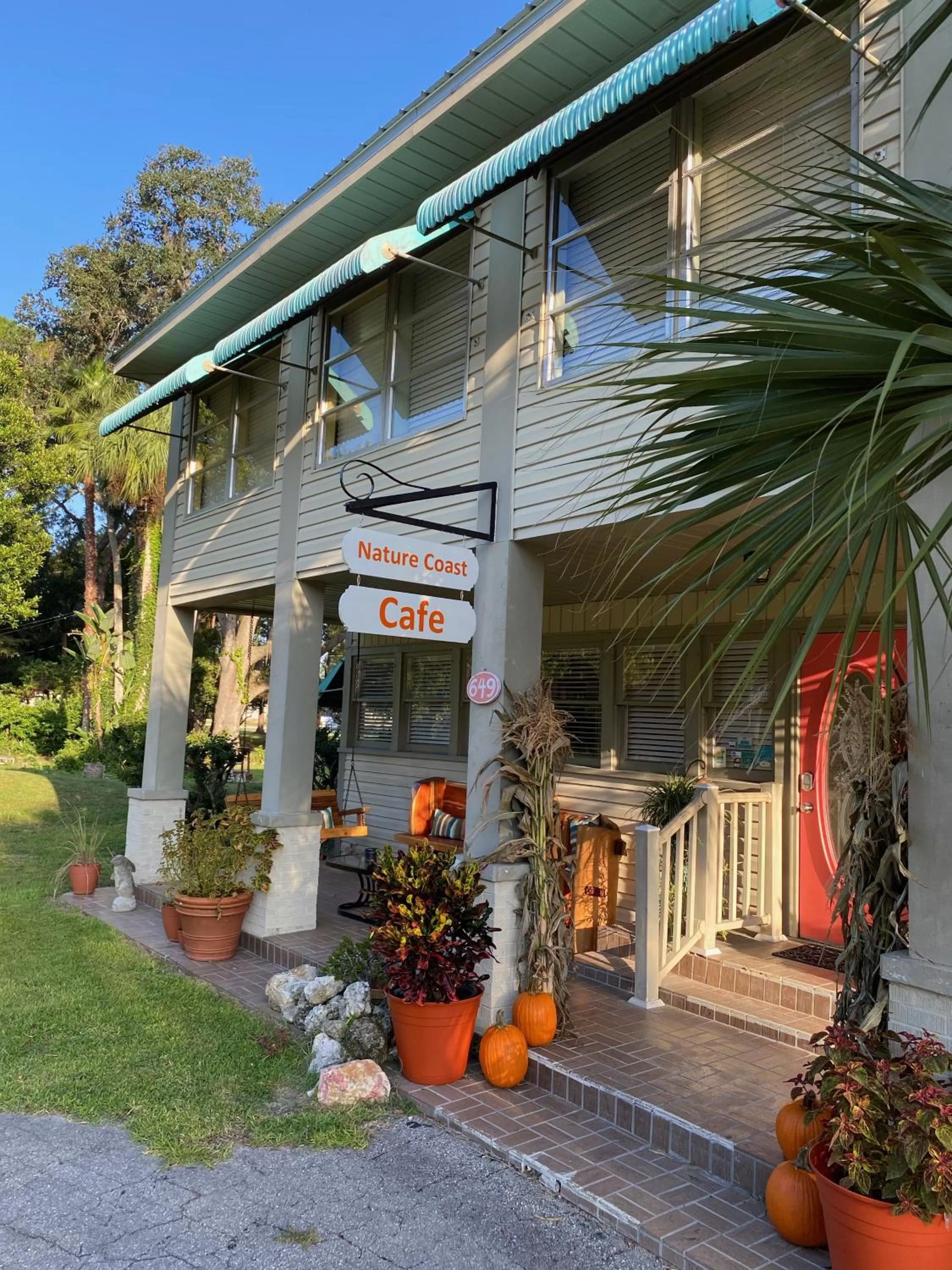 Property building in Nature Coast Inn & Cottages