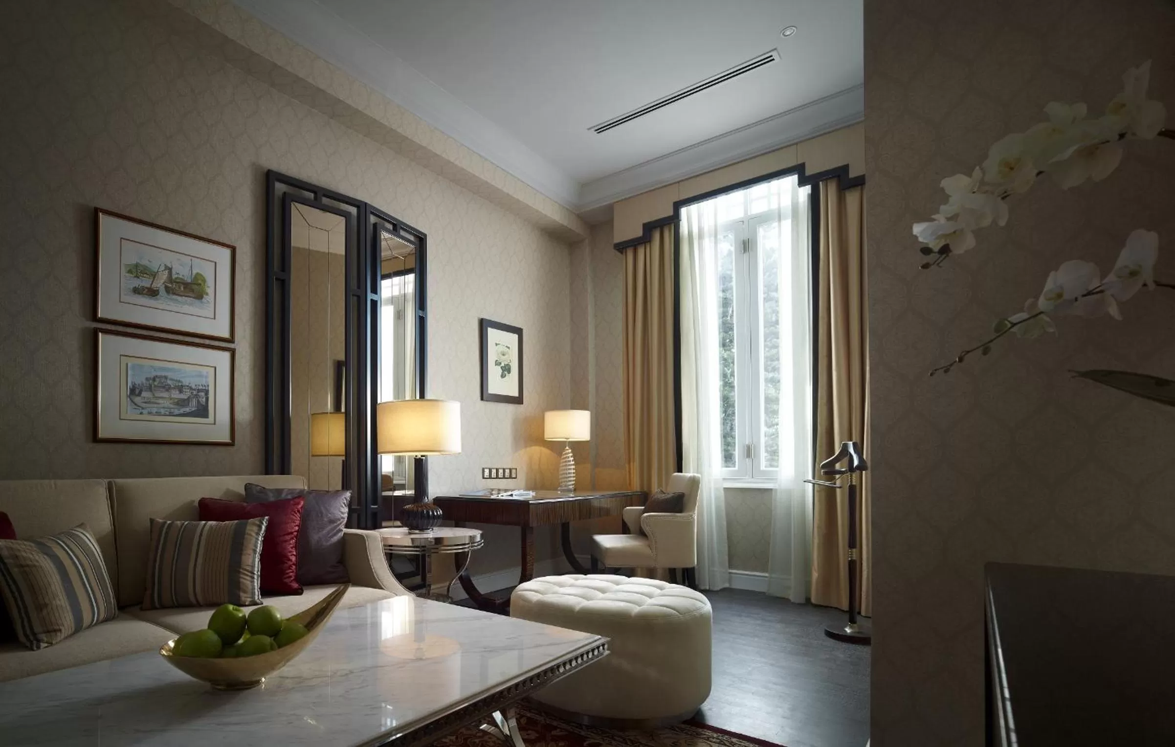 Bedroom in The Majestic Hotel Kuala Lumpur, Autograph Collection