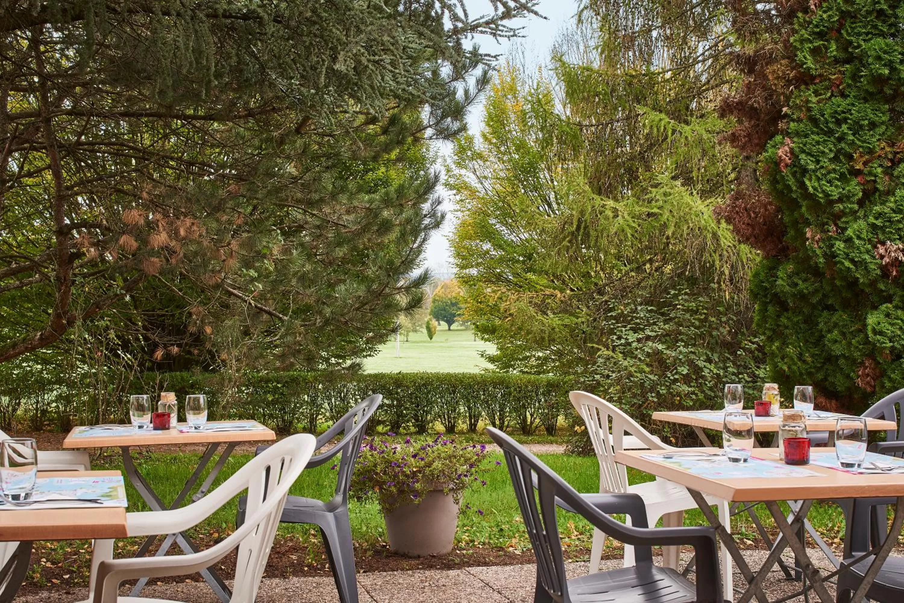 Restaurant/places to eat in Kyriad Direct Epinal