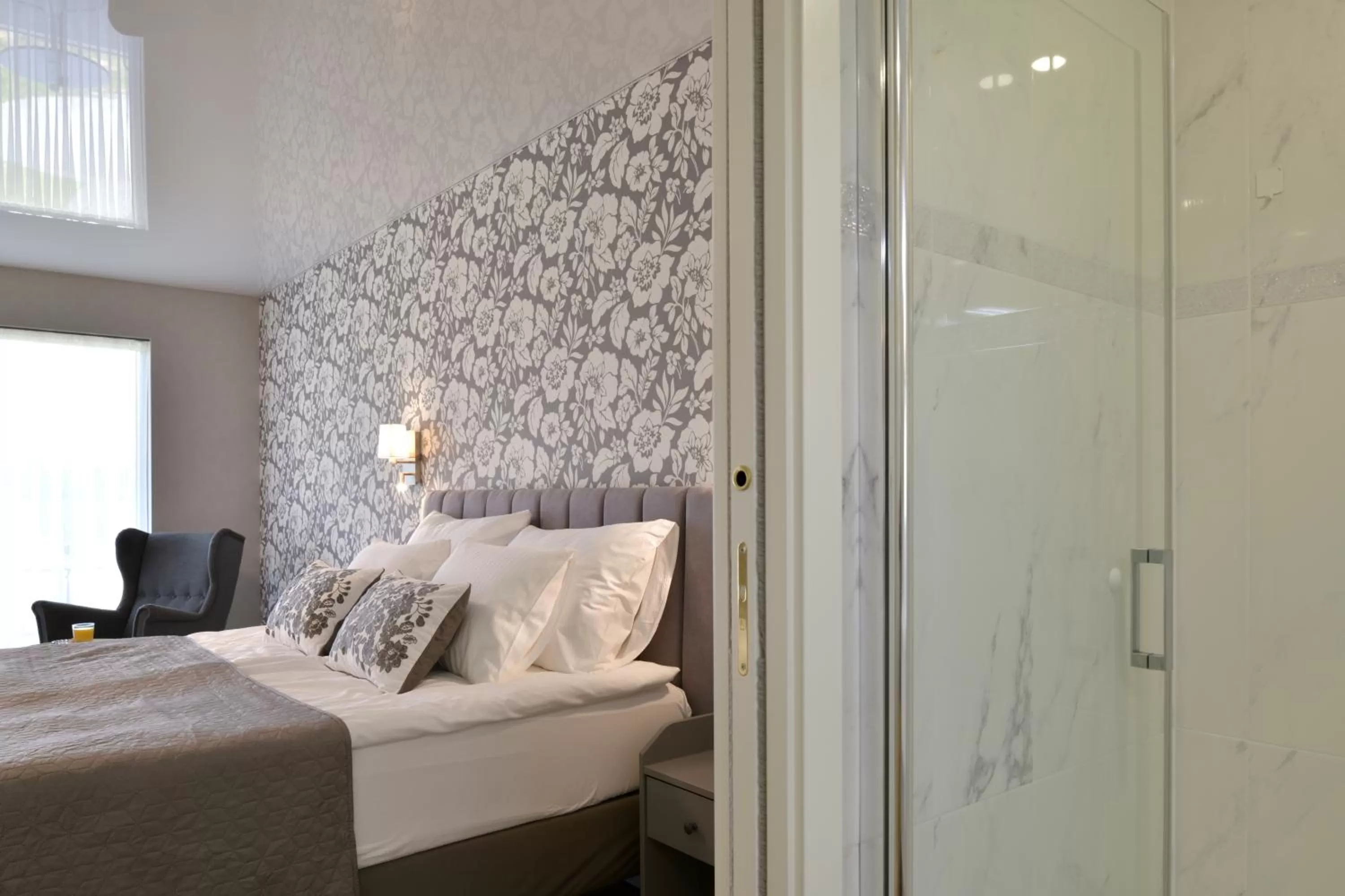 Bedroom, Bed in TI Hotel