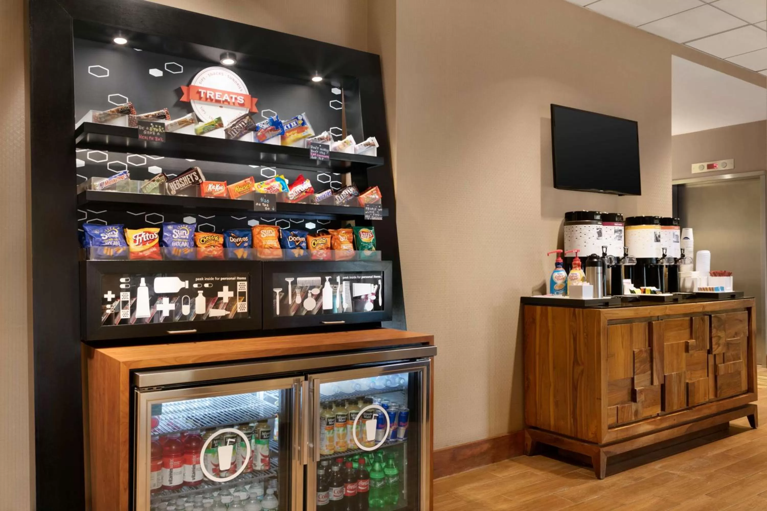 Restaurant/places to eat in Hampton Inn New York - LaGuardia Airport