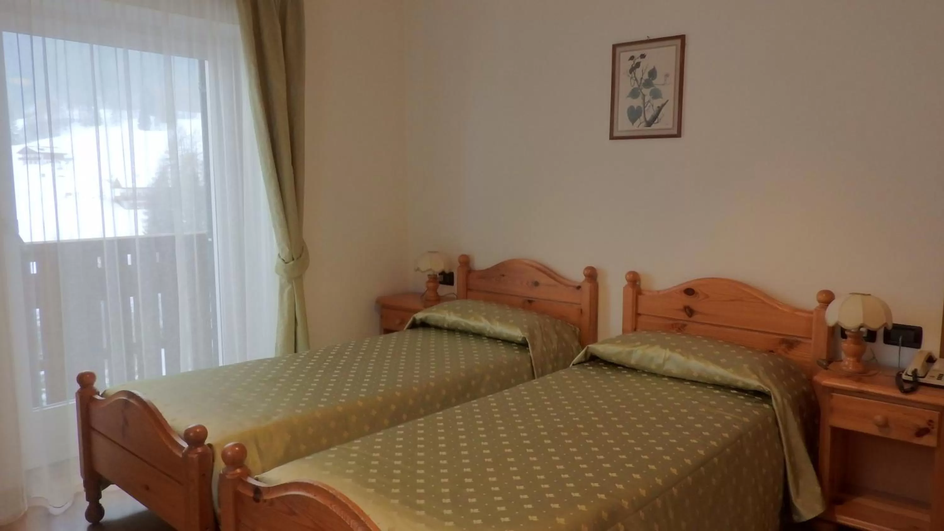 Bedroom, Bed in Hotel Des Alpes