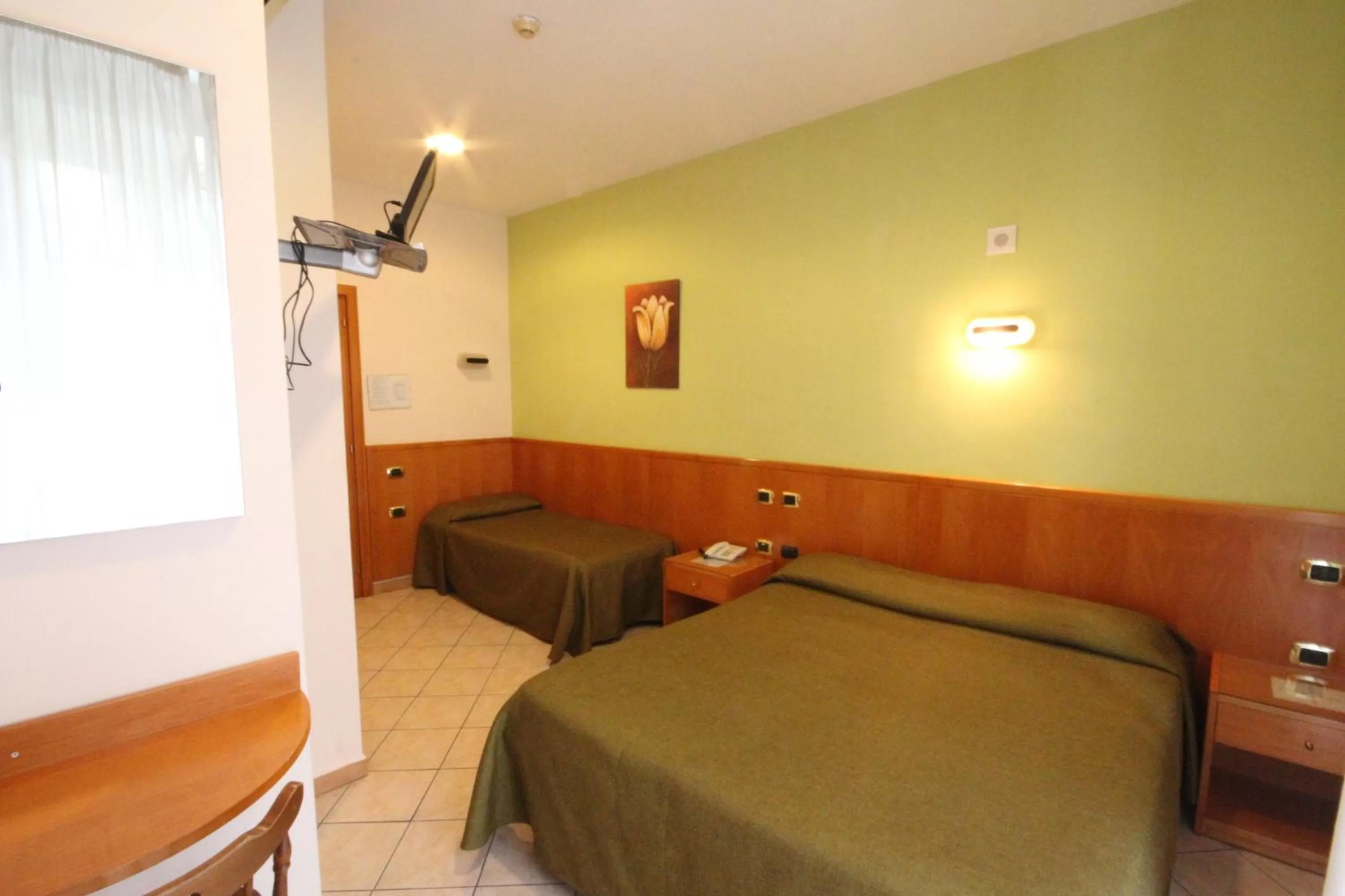 Bedroom, Bed in Hotel Zara Napoli