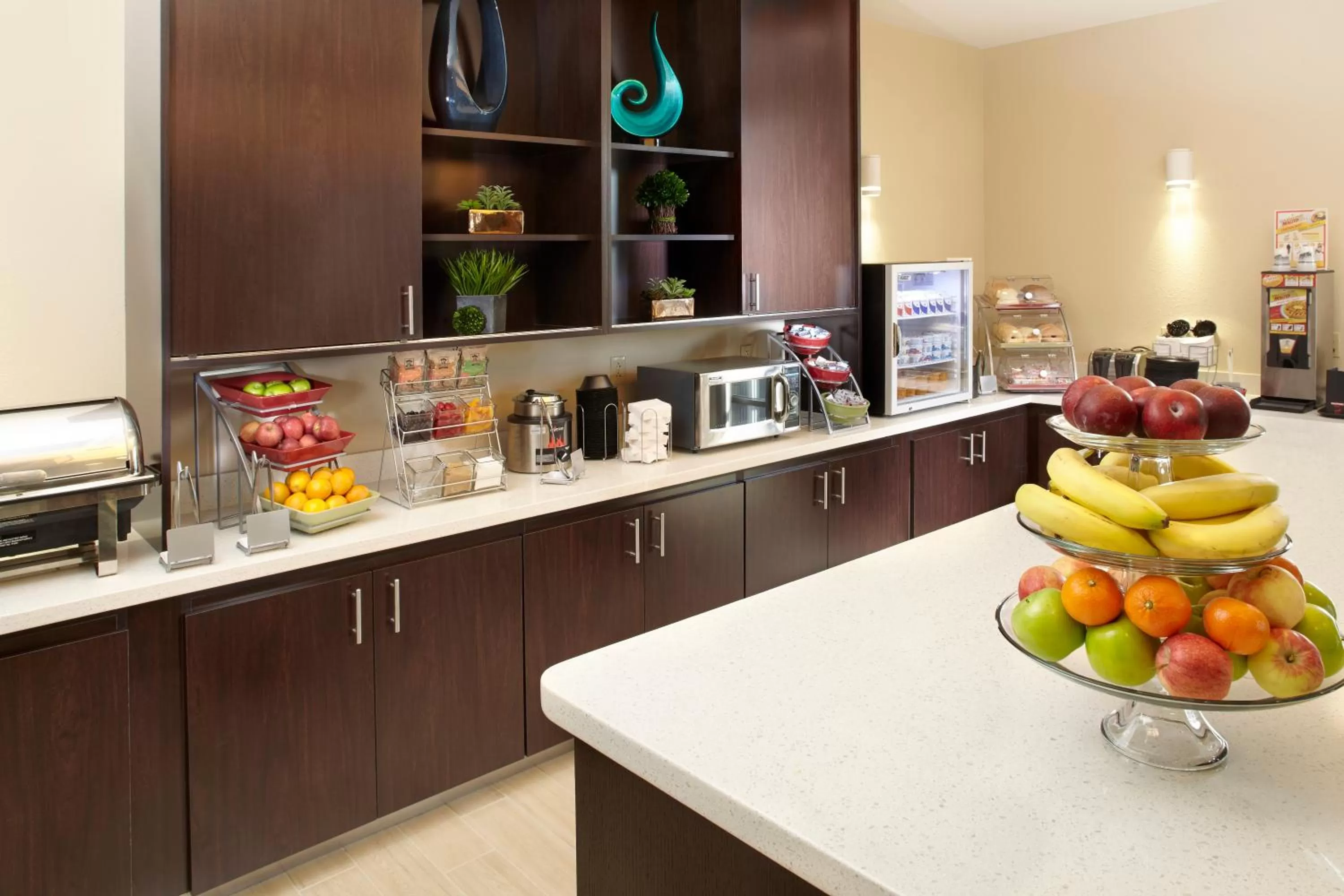 Continental breakfast in Hawthorn Suites by Wyndham Bridgeport