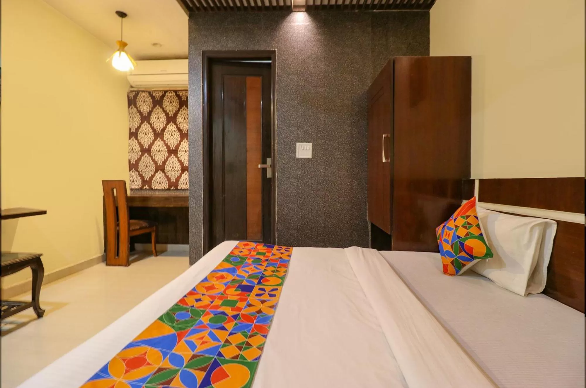 Bed in Staybook - Hotel City Stories - By Aira Xing, Paharganj, New Delhi
