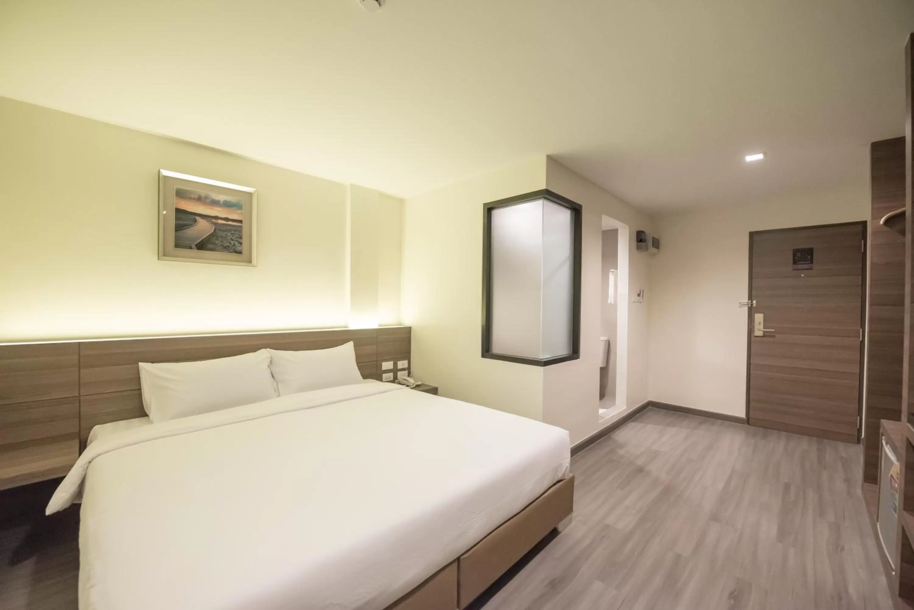 Bedroom, Bed in Sovereign Group Hotel at Pratunam