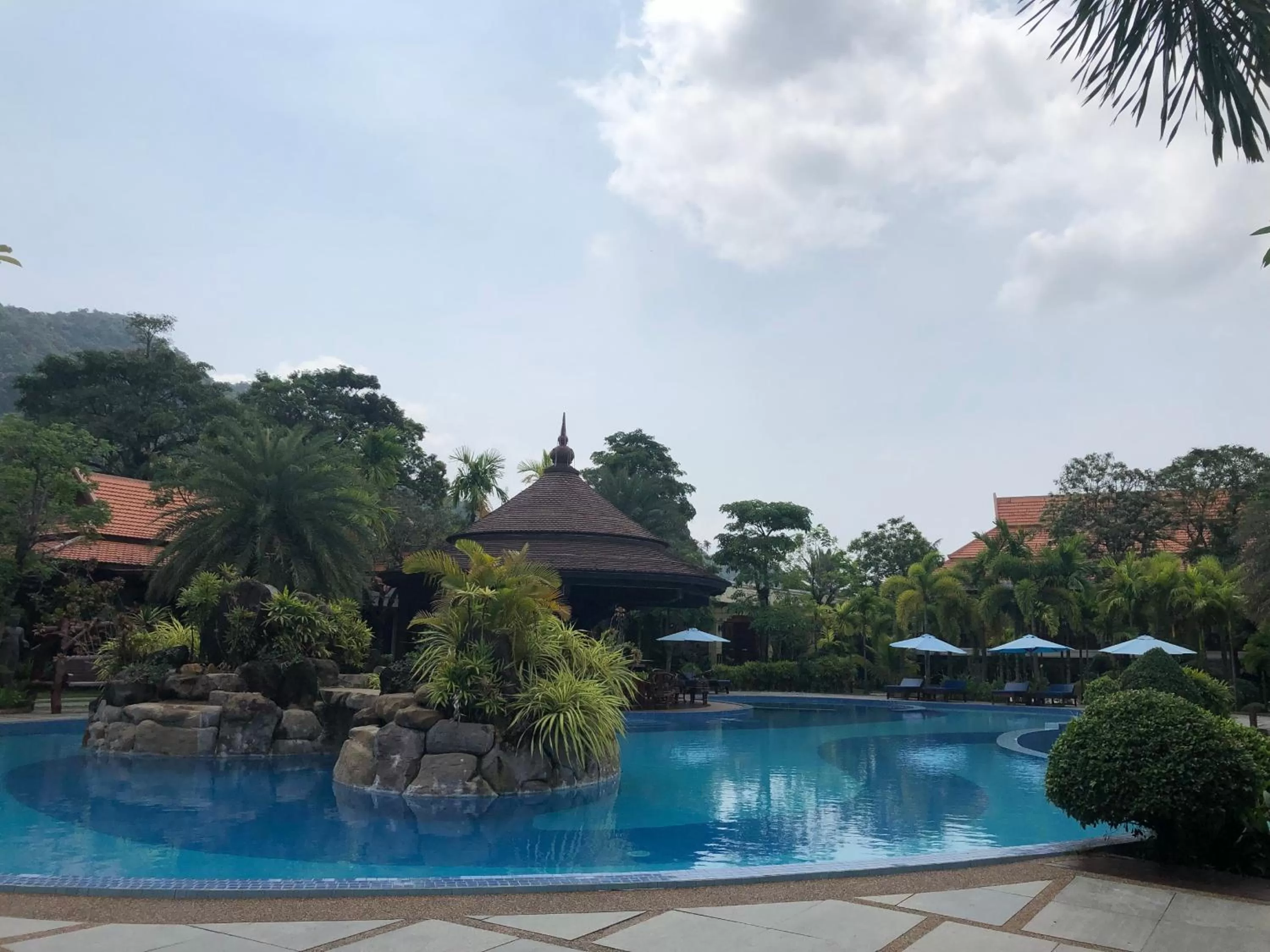 Swimming pool in Try Palace Resort Kep