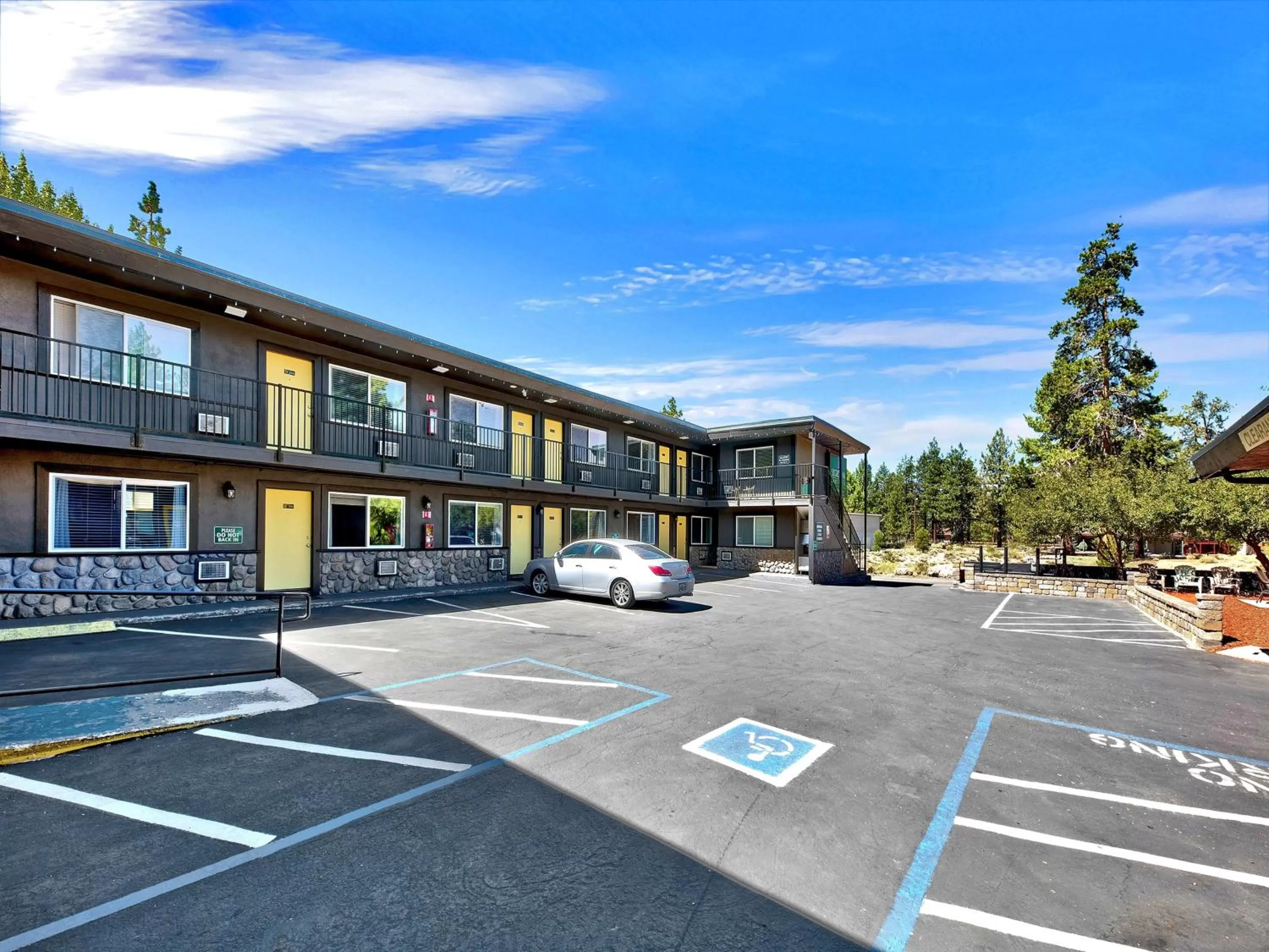 Property building in Secrets Inn Lake Tahoe