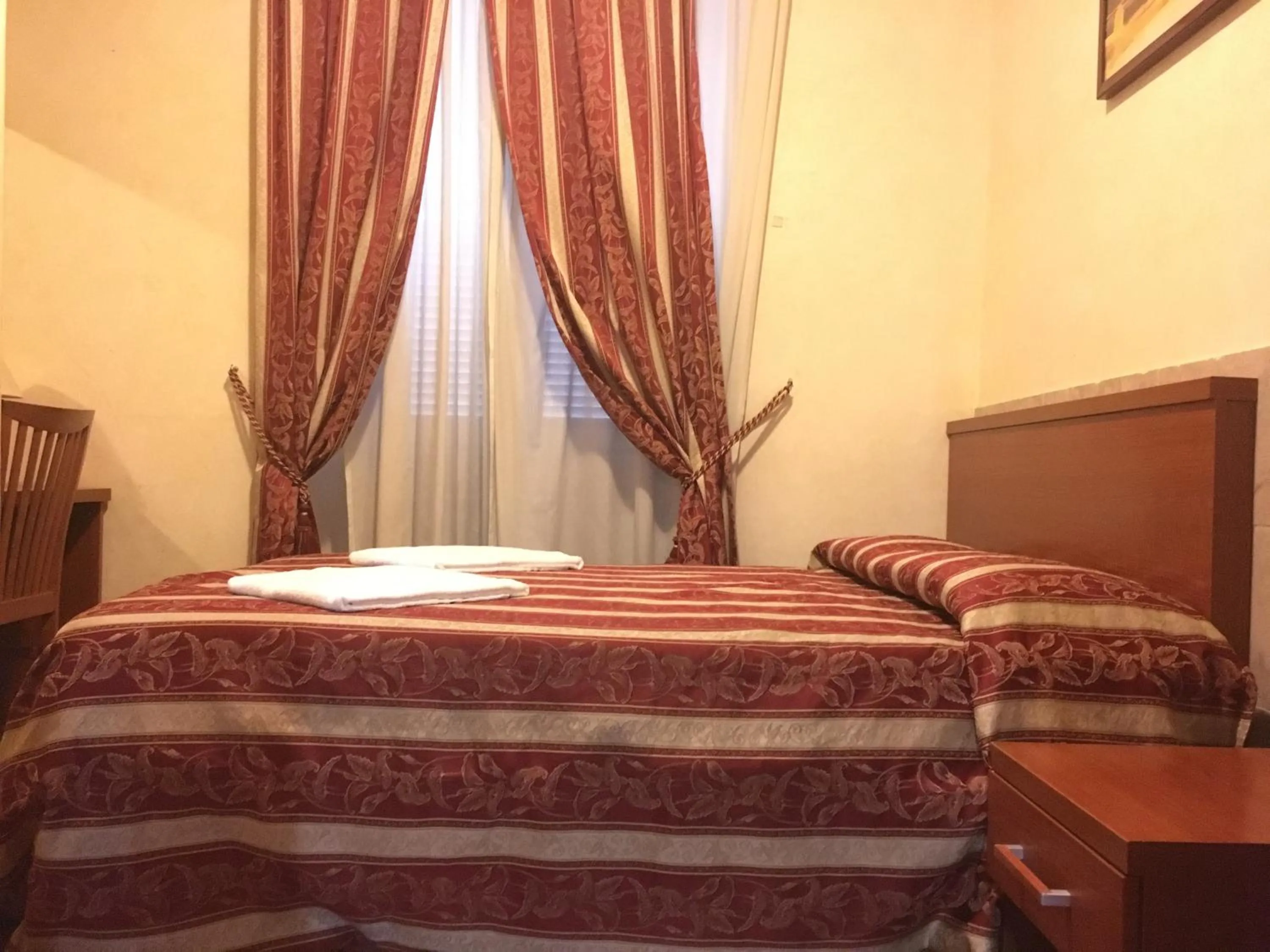 Bed in Toffa Place In Rome