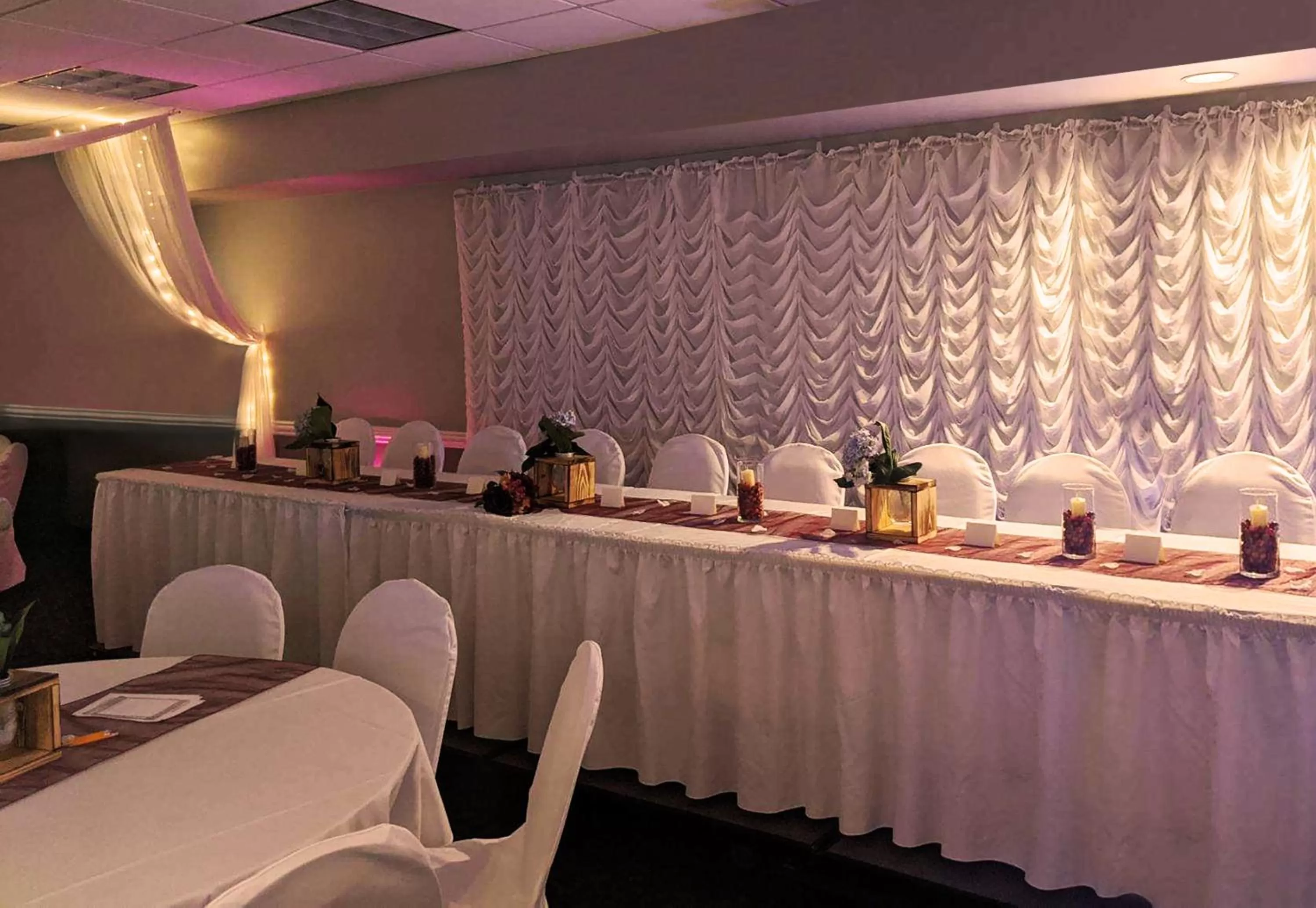 Banquet/Function facilities in AmericInn by Wyndham Mankato Event Center near MSU