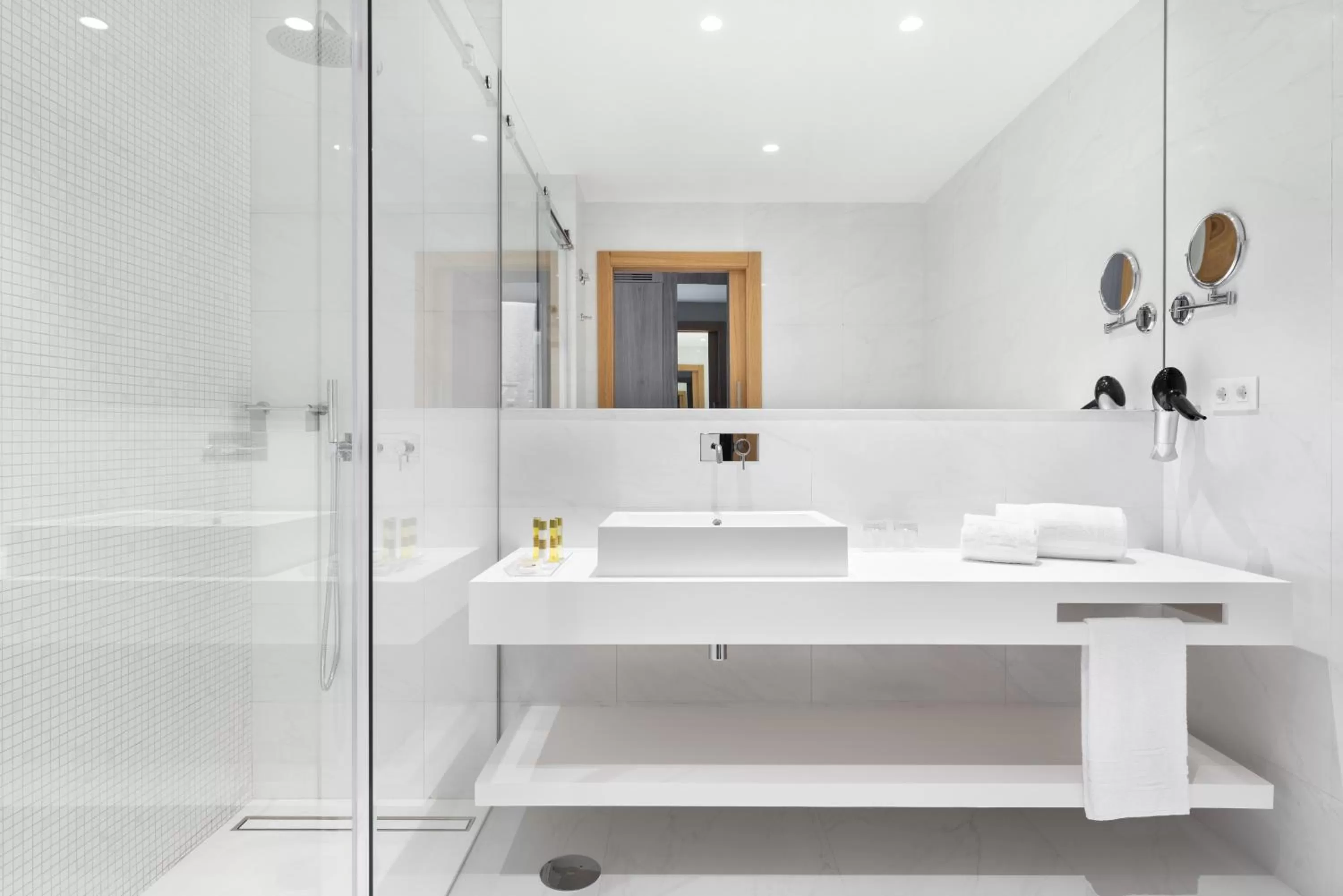 Bathroom in Eurostars Matosinhos